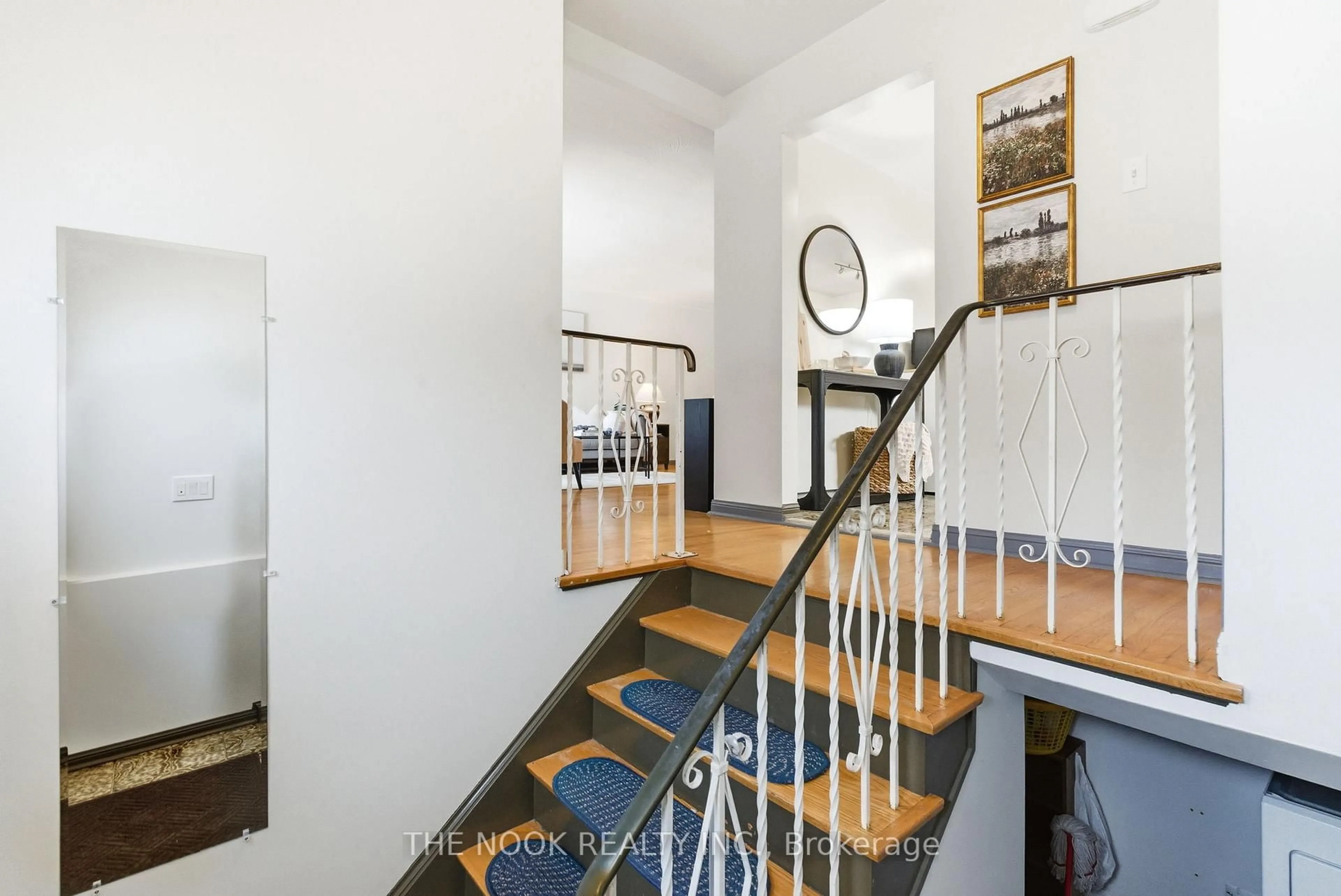 Indoor foyer for 43 Prouse Dr, Brampton Ontario L6V 3A3