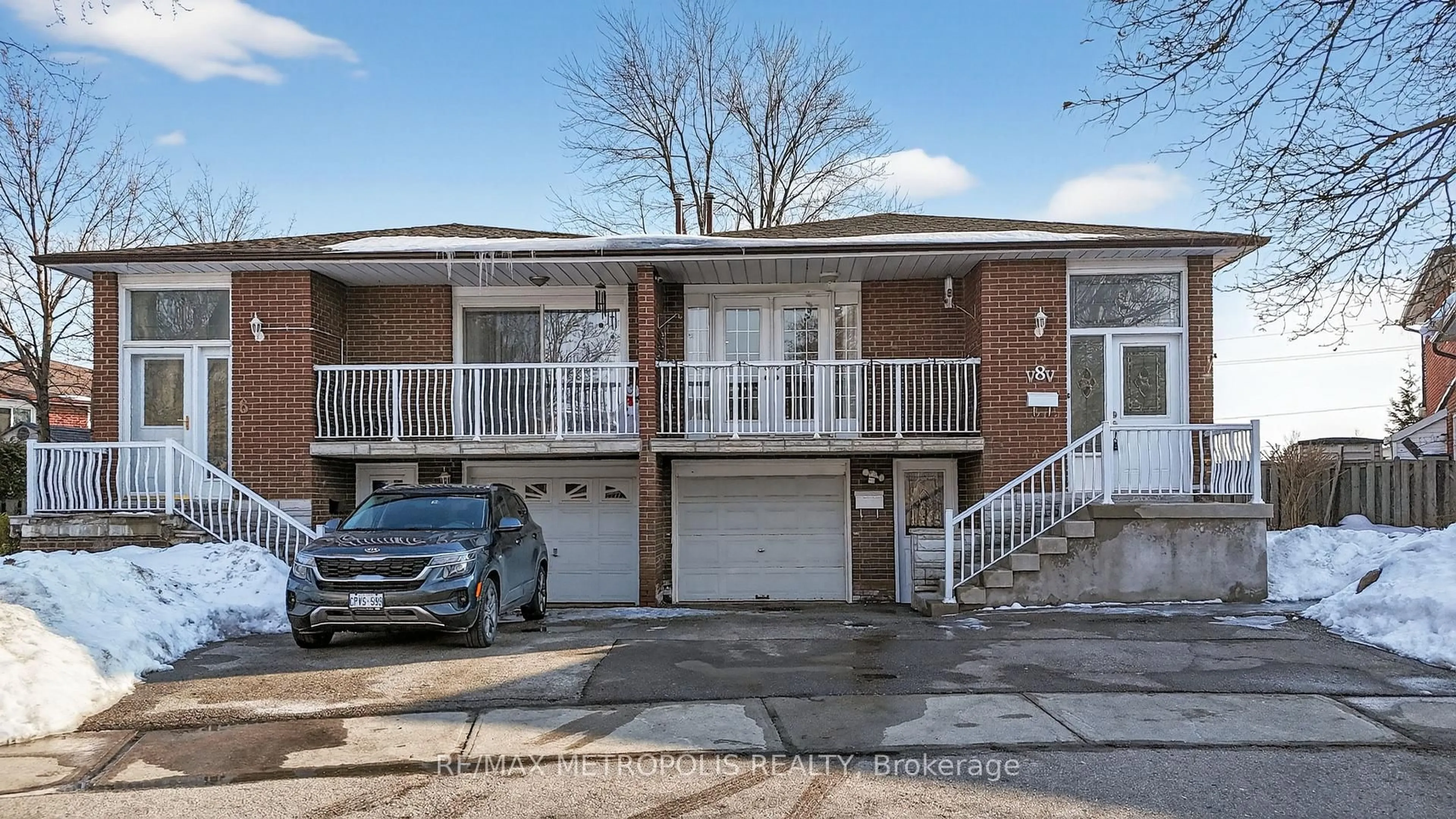 Home with brick exterior material, street for 8 Roseville Dr, Brampton Ontario L6Y 2G8