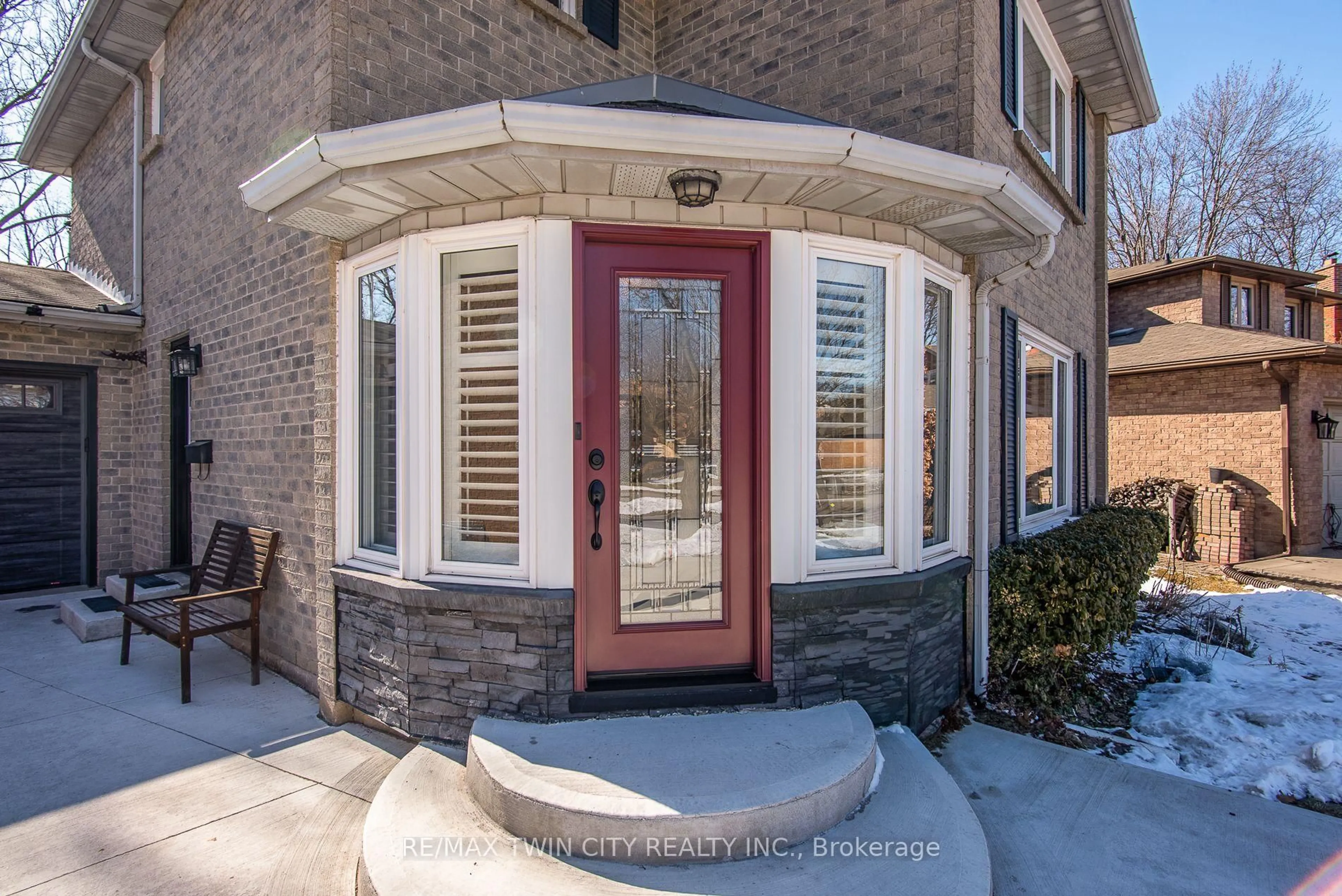 Indoor entryway for 1146 Campbell Crt, Burlington Ontario L7S 1Z7