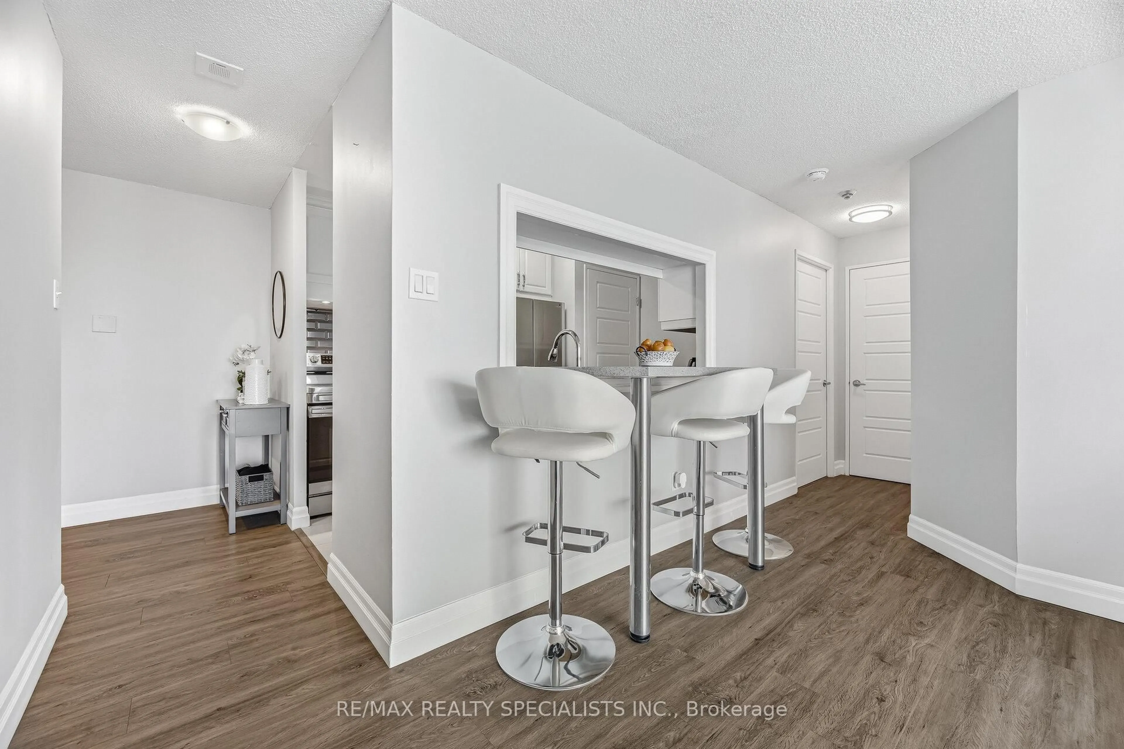 Open concept kitchen, unknown for 4205 Shipp Dr #506, Mississauga Ontario L4Z 2Y9