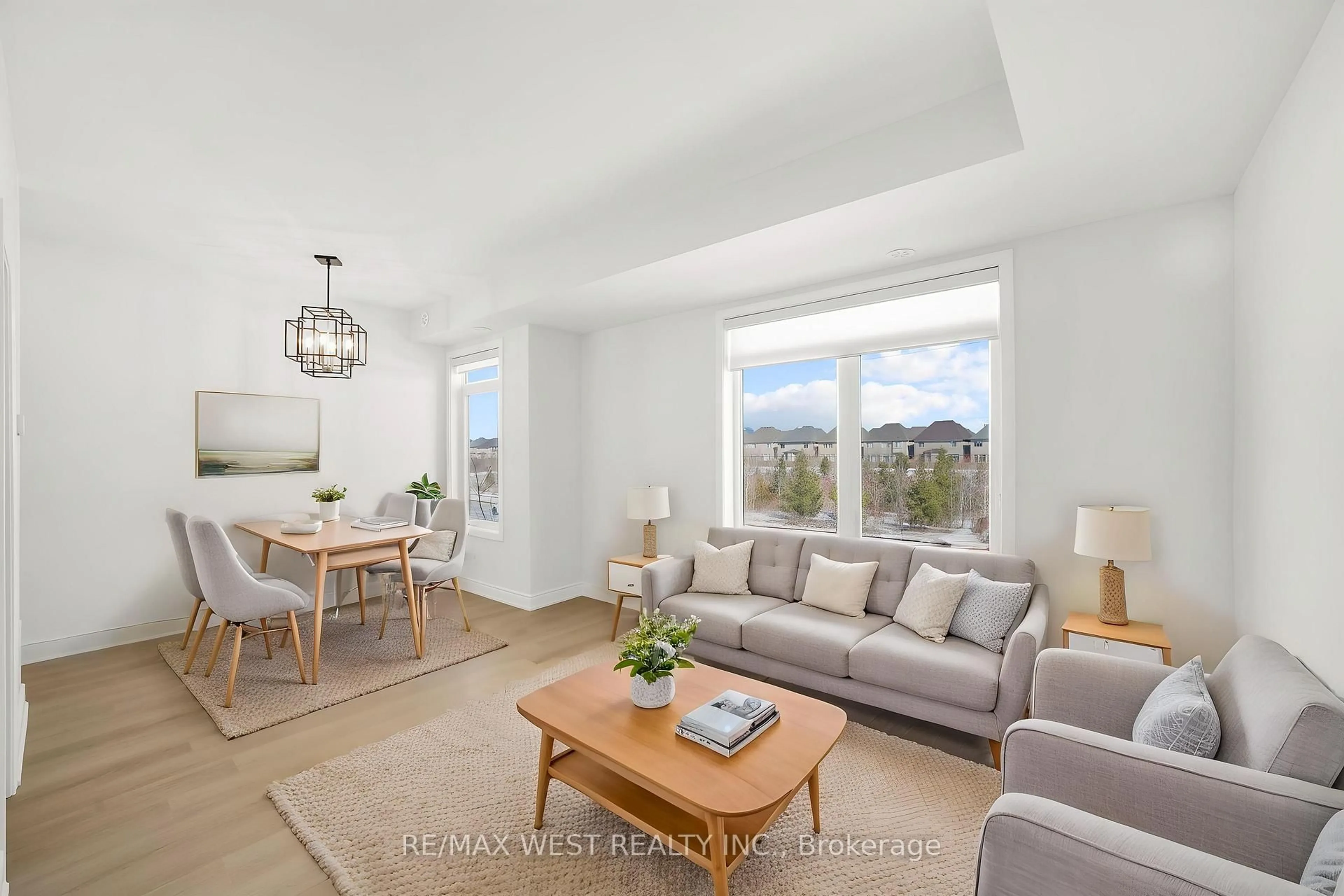 Living room with furniture, unknown for 3078 Sixth Line #321, Oakville Ontario L6M 1P8