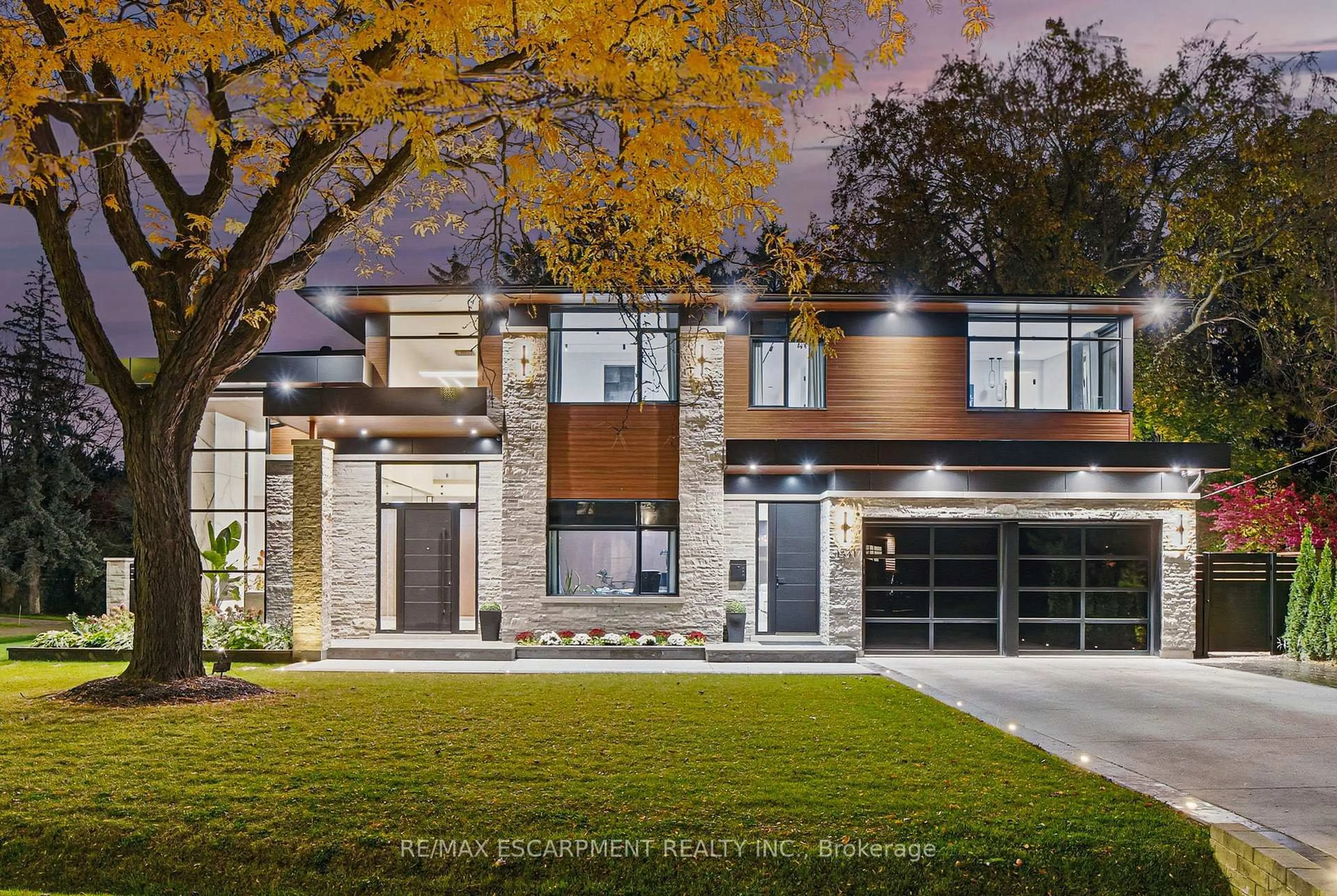 Home with brick exterior material, street for 1441 Lochlin Tr, Mississauga Ontario L5G 3V5