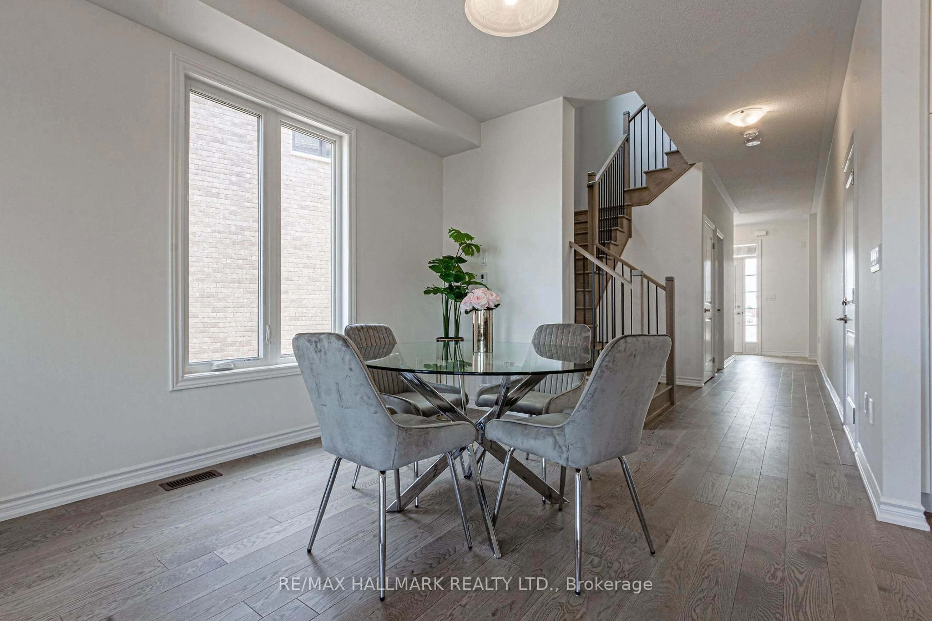 Dining room, unknown for 342 Thimbleweed Crt, Milton Ontario L9E 1T2