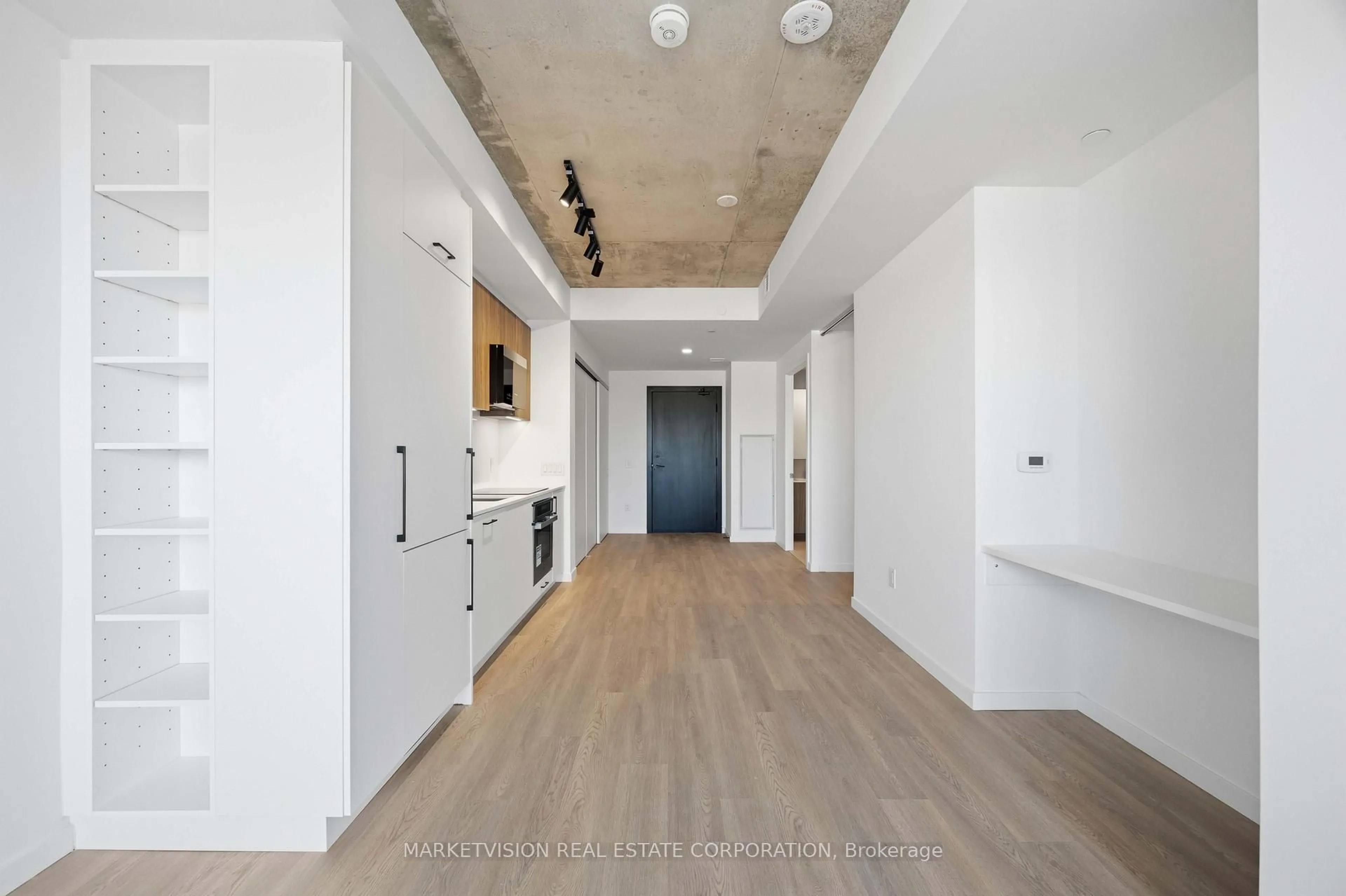 Unknown for 689 The Queensway #318, Toronto Ontario M8Y 1L1