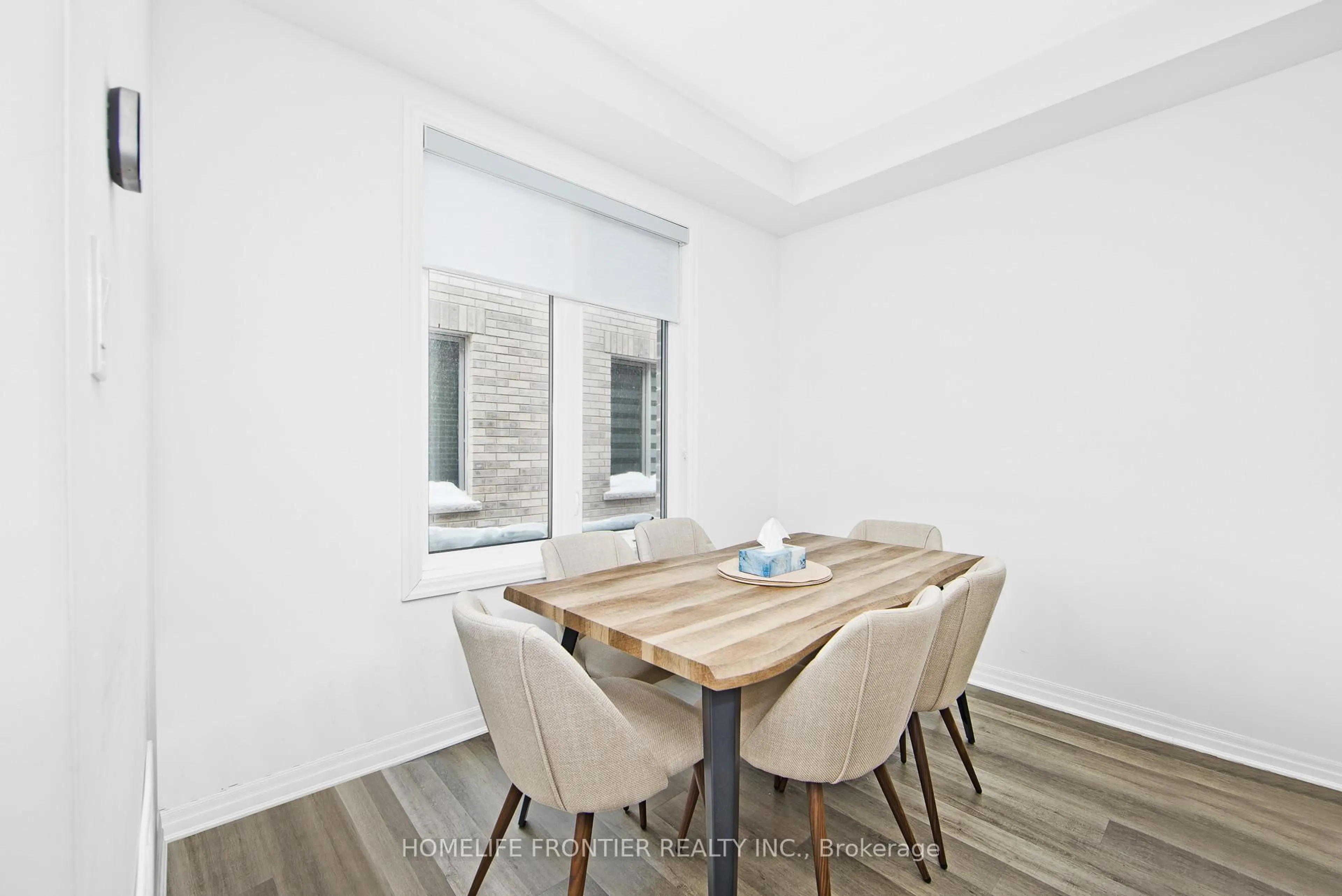 Dining room, wood/laminate floor for 1891 Thames Circ, Milton Ontario L9E 1Y9
