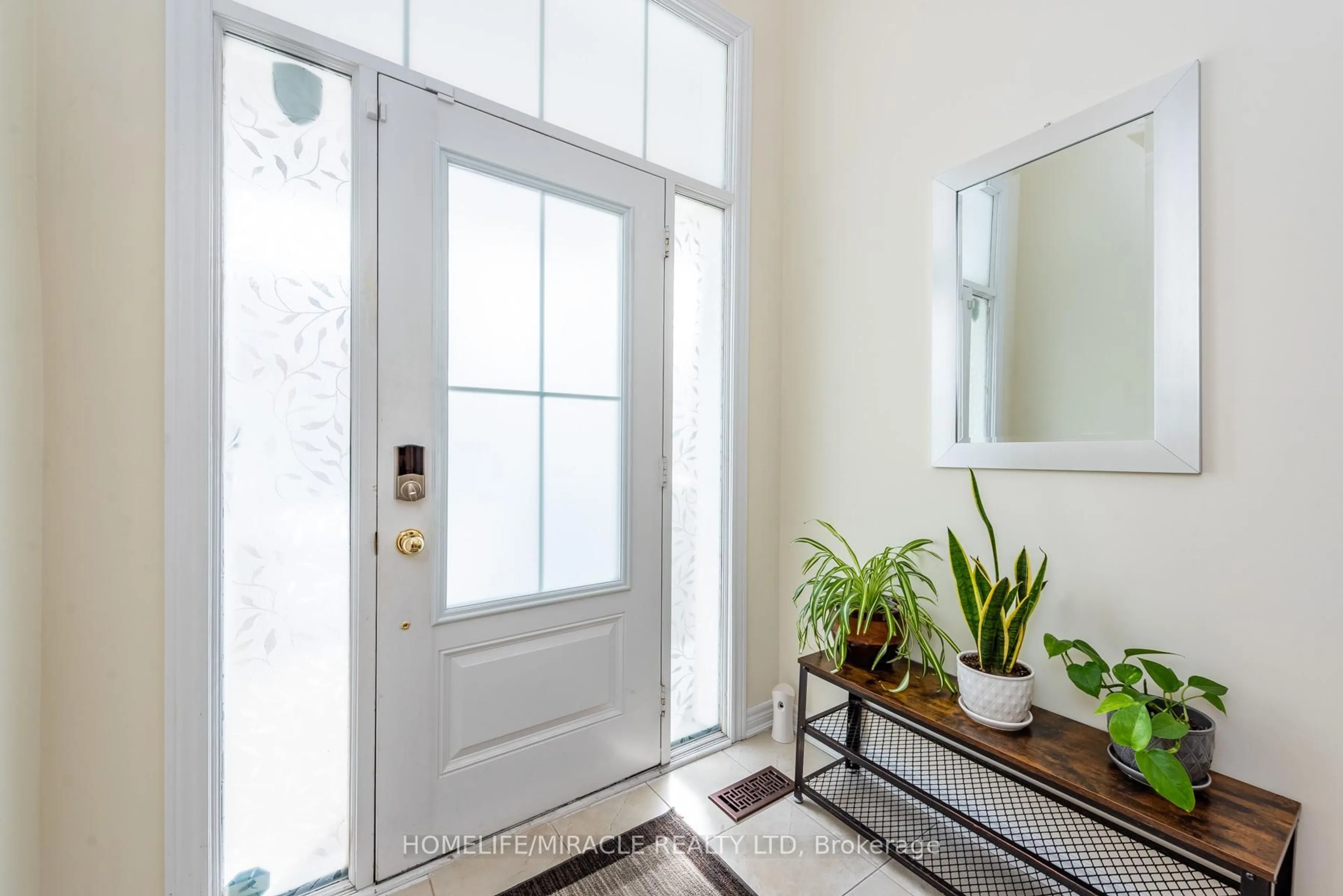 Indoor entryway for 84 Rockman Cres, Brampton Ontario L7A 3Z9