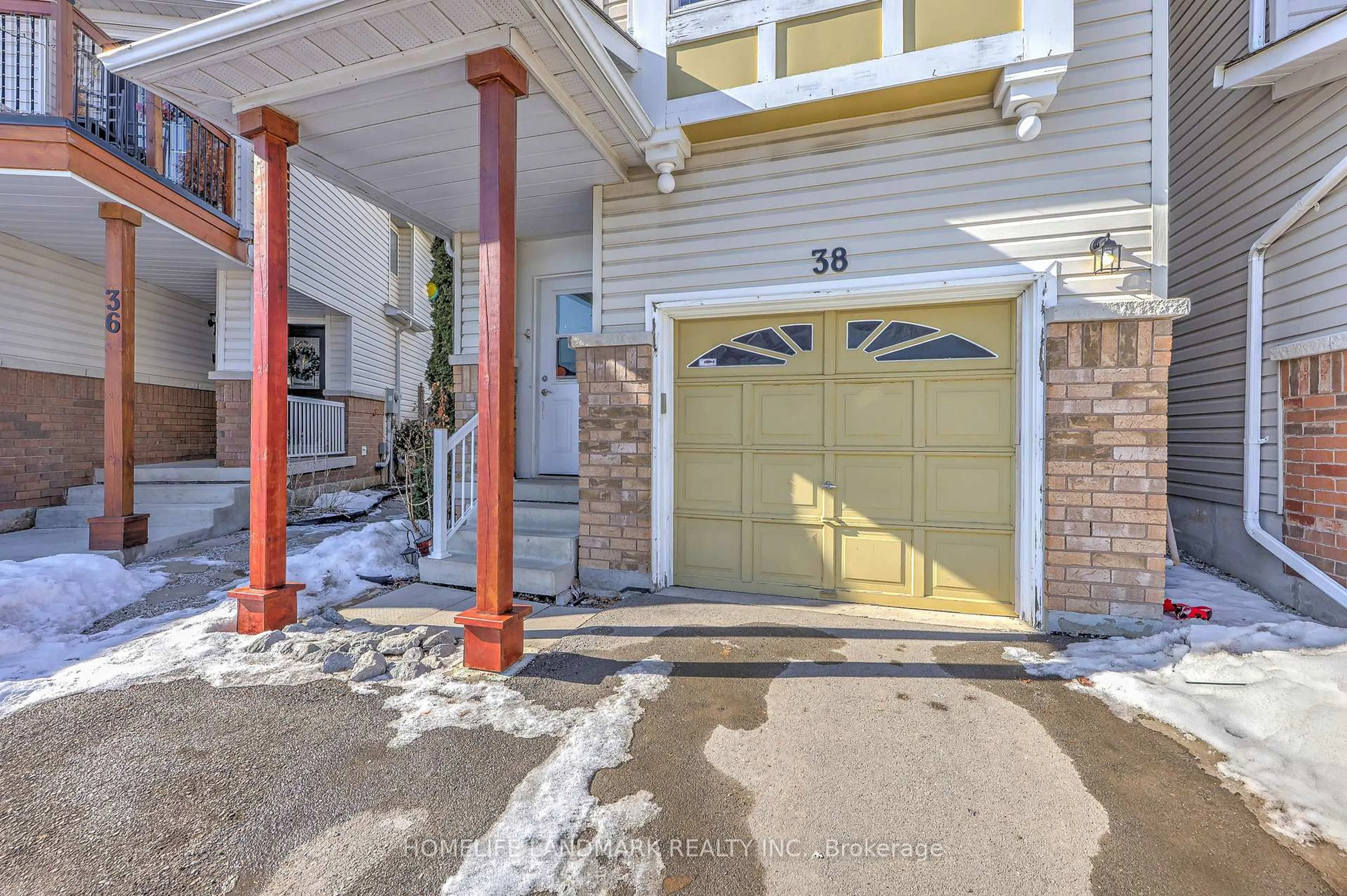Indoor entryway for 38 Sloan Dr, Milton Ontario L9T 5P7