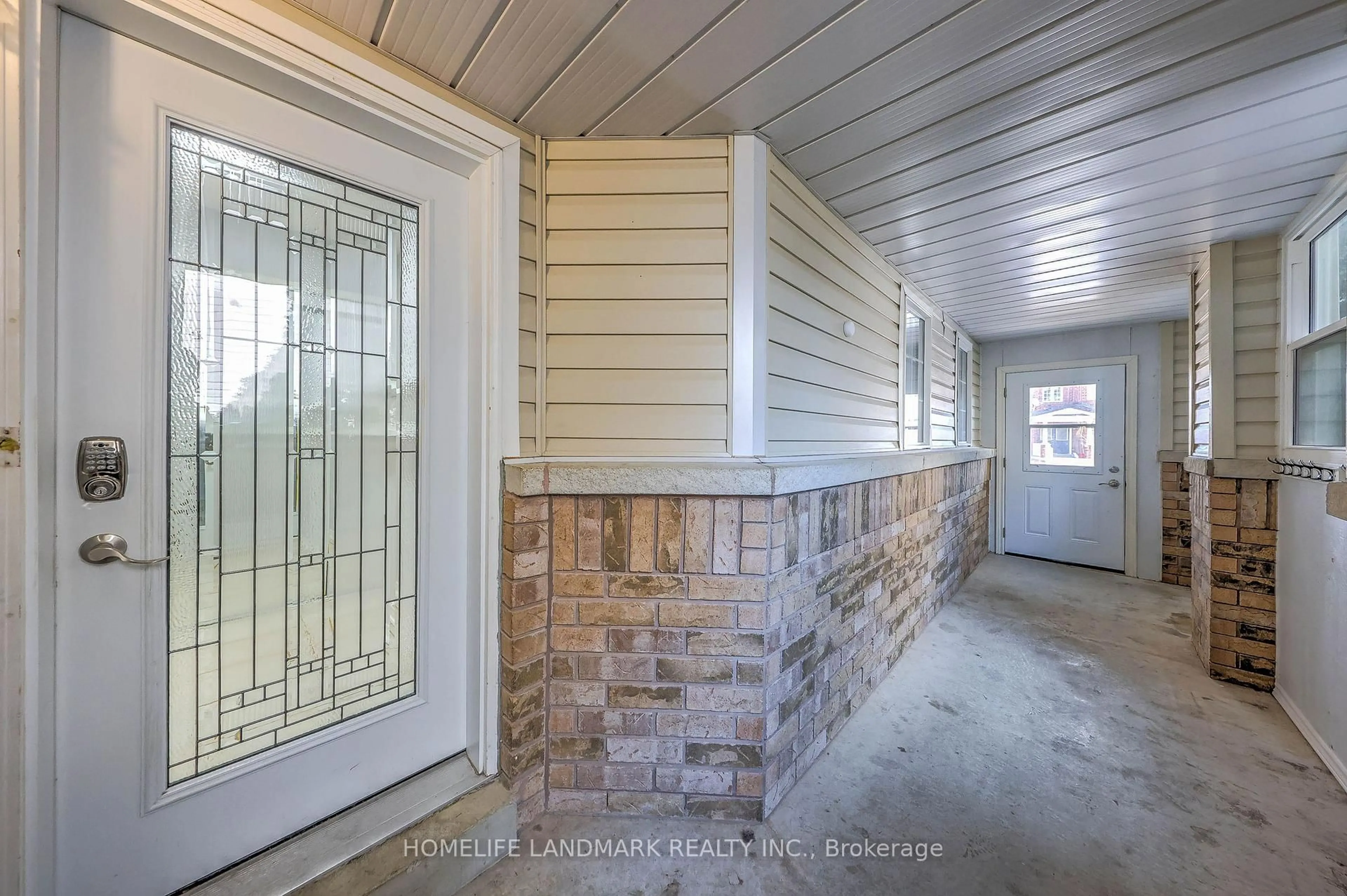 Indoor entryway for 38 Sloan Dr, Milton Ontario L9T 5P7