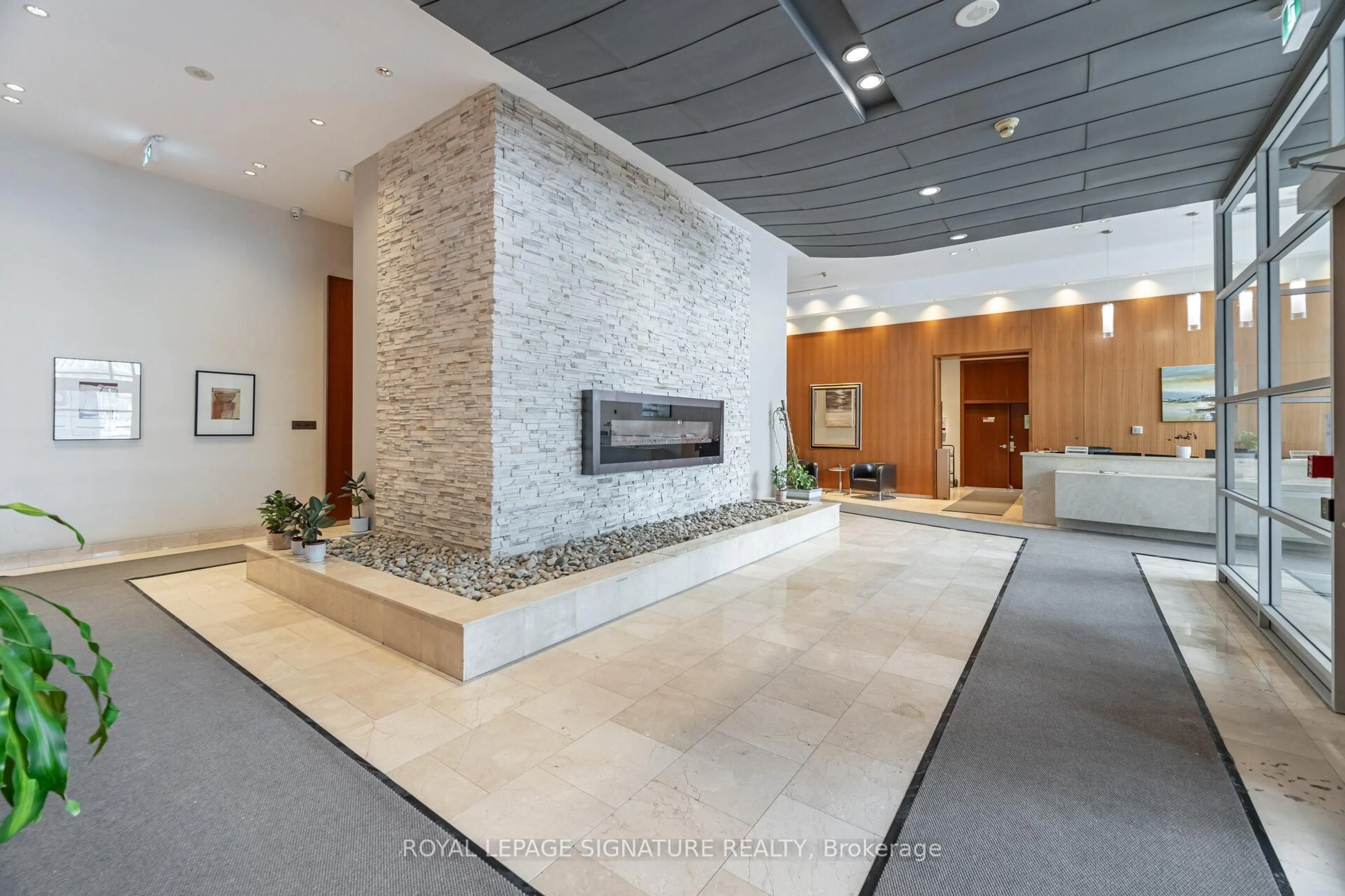 Unknown for 220 Burnhamthorpe Rd #1507, Mississauga Ontario L5B 4N4