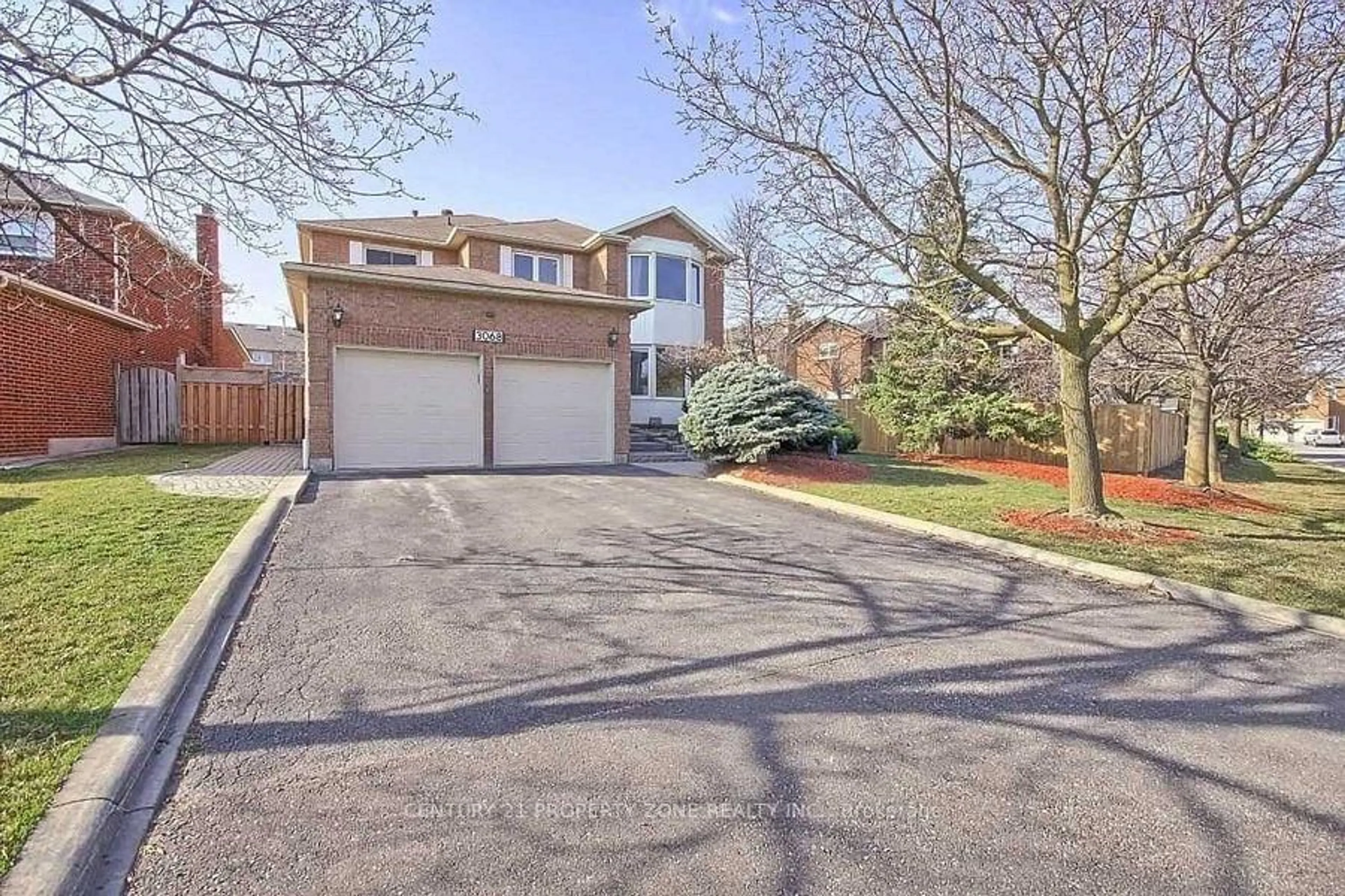 Home with brick exterior material, street for 3068 Prentiss Rd, Mississauga Ontario L5L 3W6