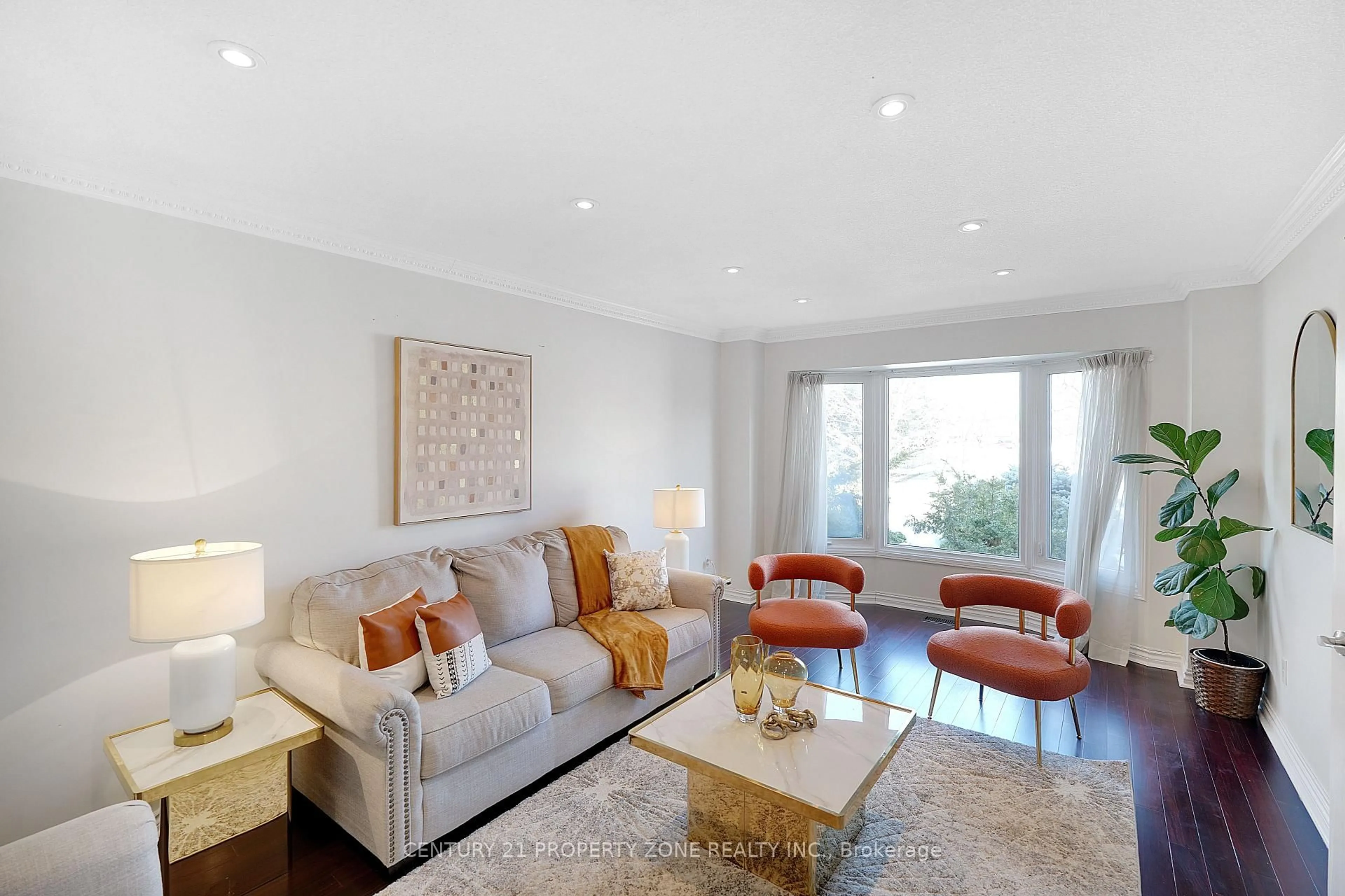 Living room with furniture, unknown for 3068 Prentiss Rd, Mississauga Ontario L5L 3W6