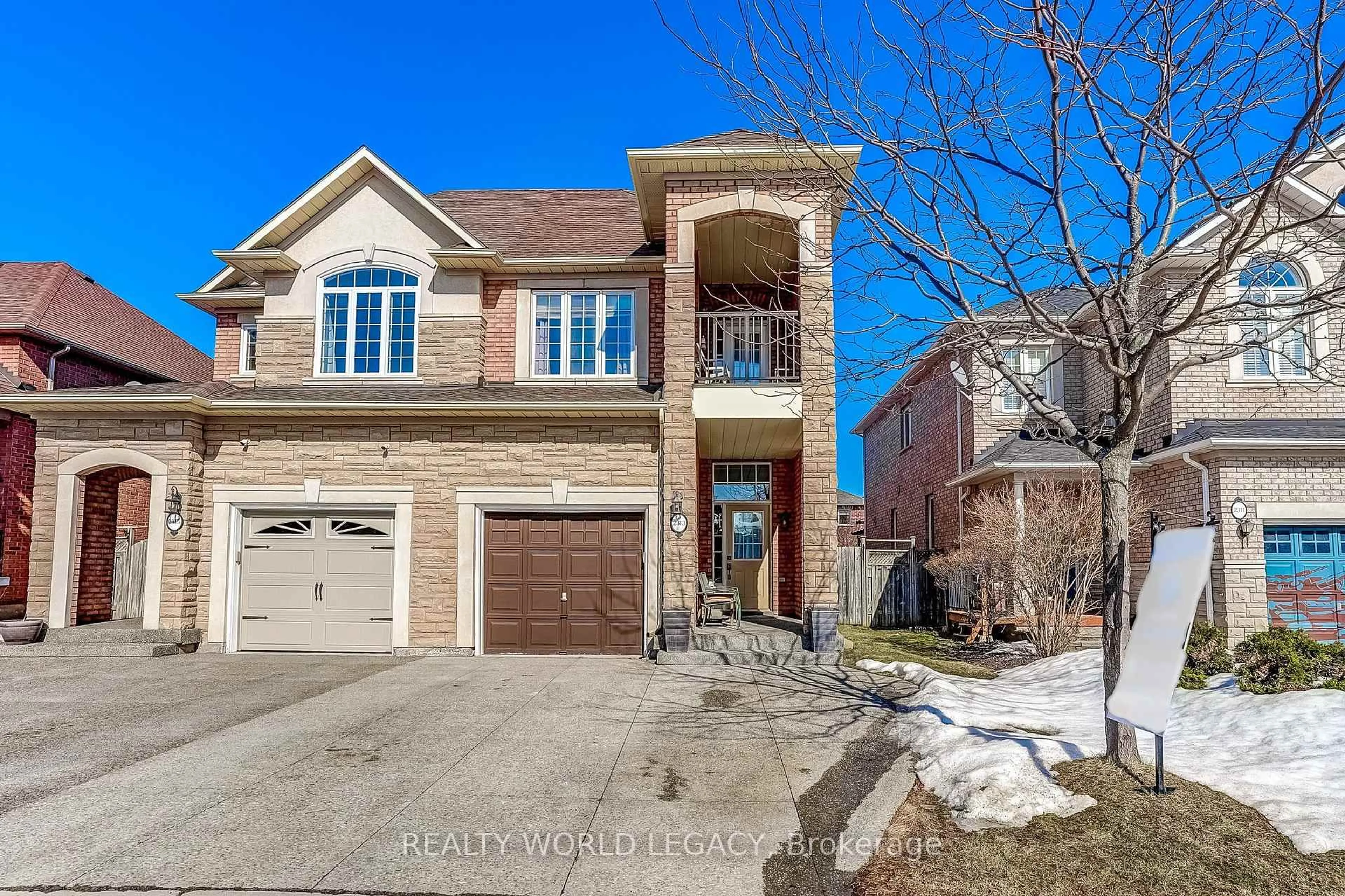 Home with brick exterior material, street for 2313 Newcastle Cres, Oakville Ontario L6M 4P5