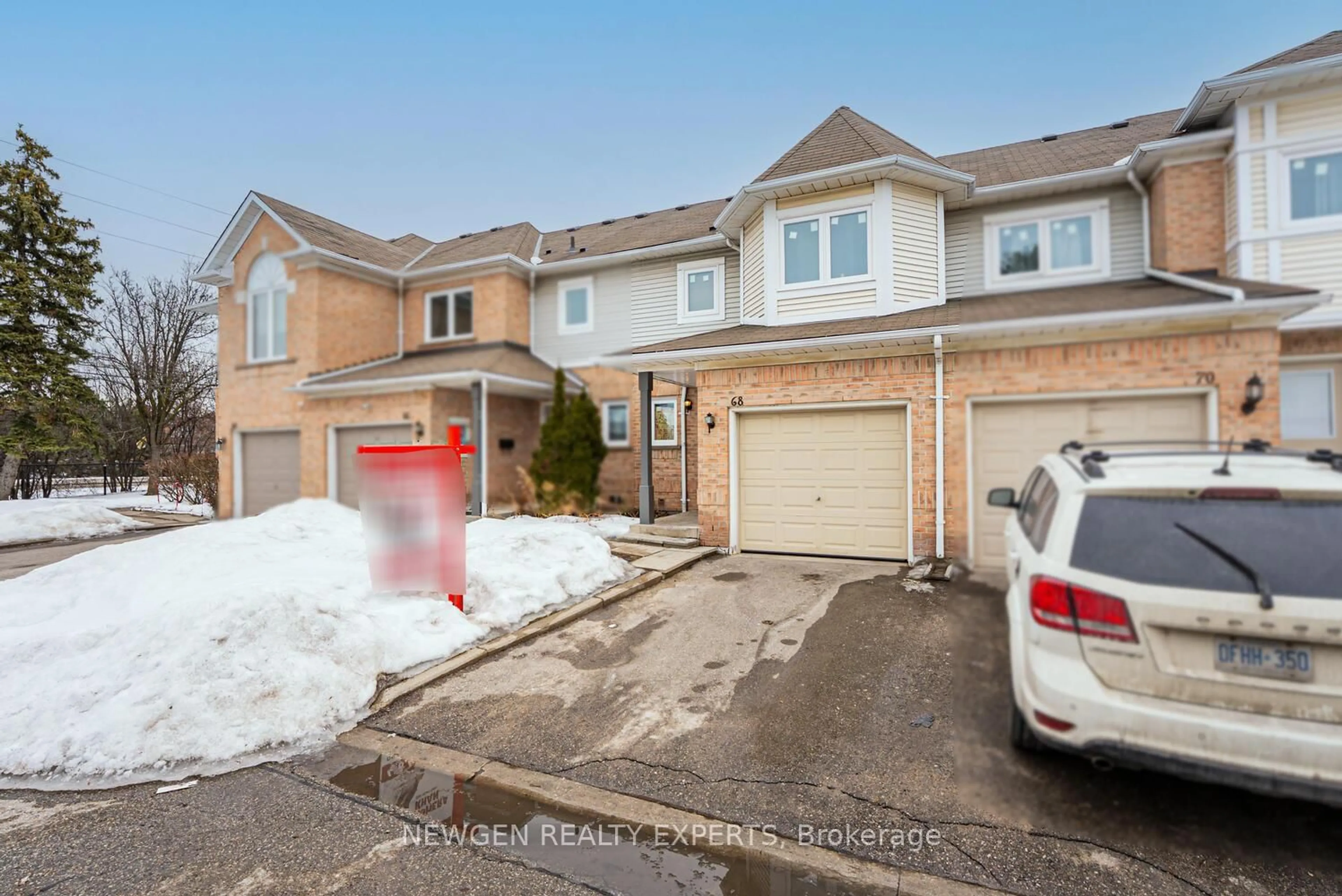 A pic from outside/outdoor area/front of a property/back of a property/a pic from drone, street for 68 Wickstead Crt, Brampton Ontario L6R 1N8