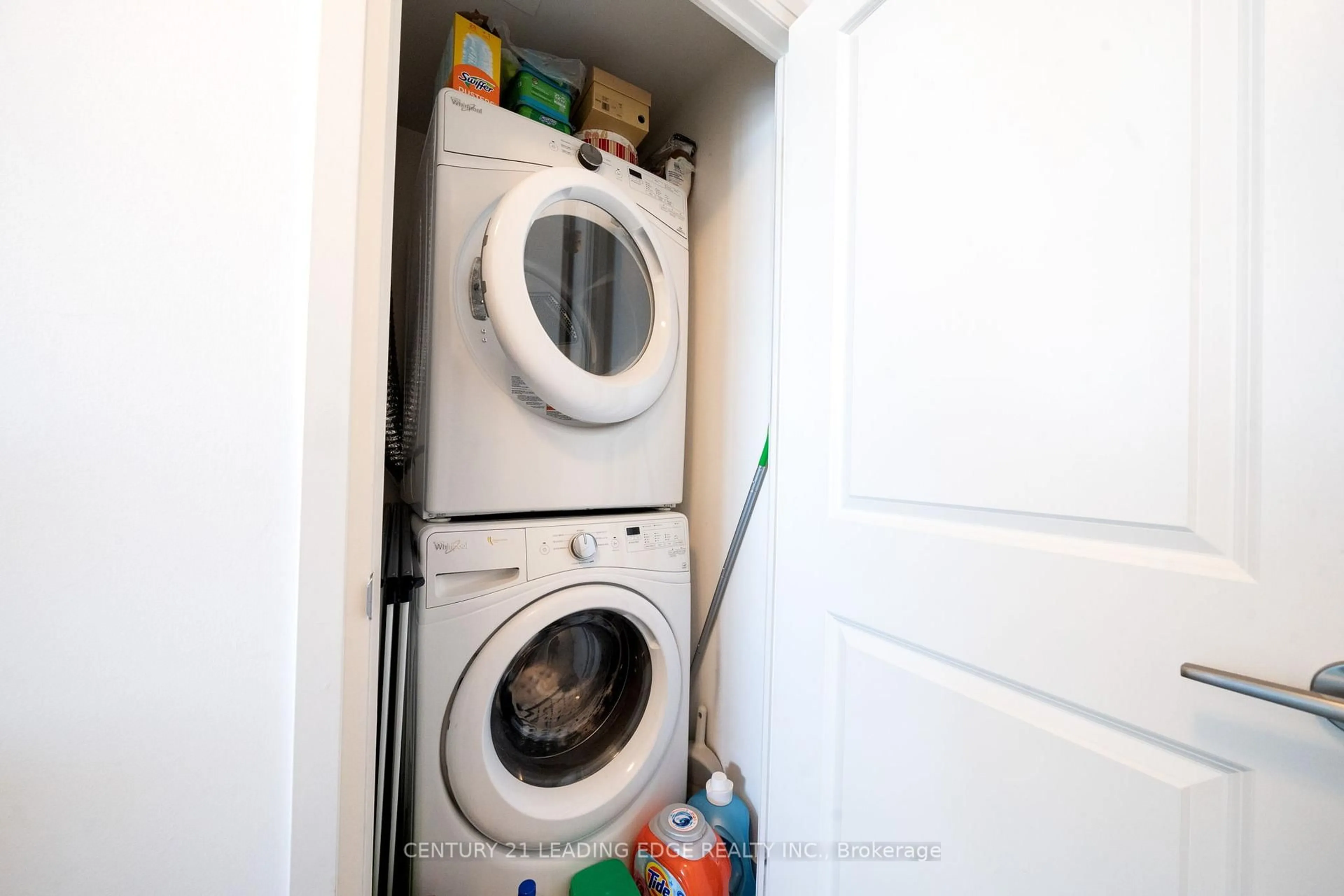 Laundry room for 15 Zorra St #1902, Toronto Ontario M8Z 0C1