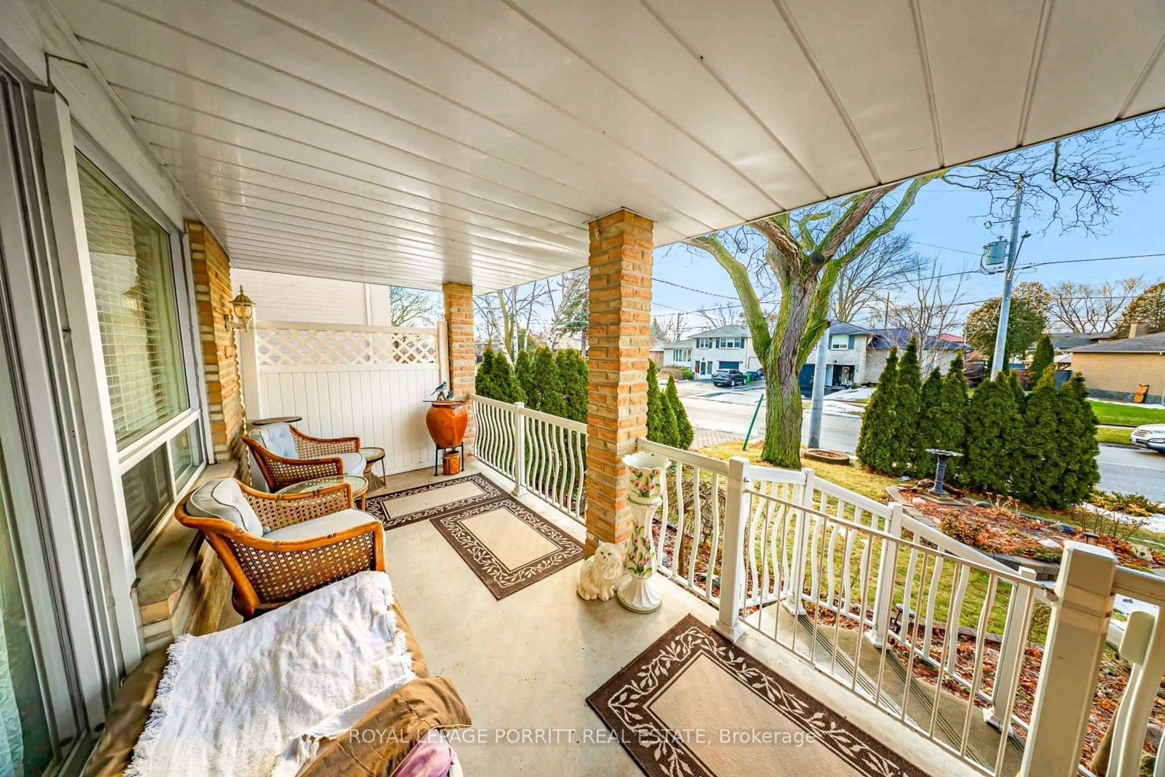 Patio, street for 1435 Strathy Ave, Mississauga Ontario L5E 2L3