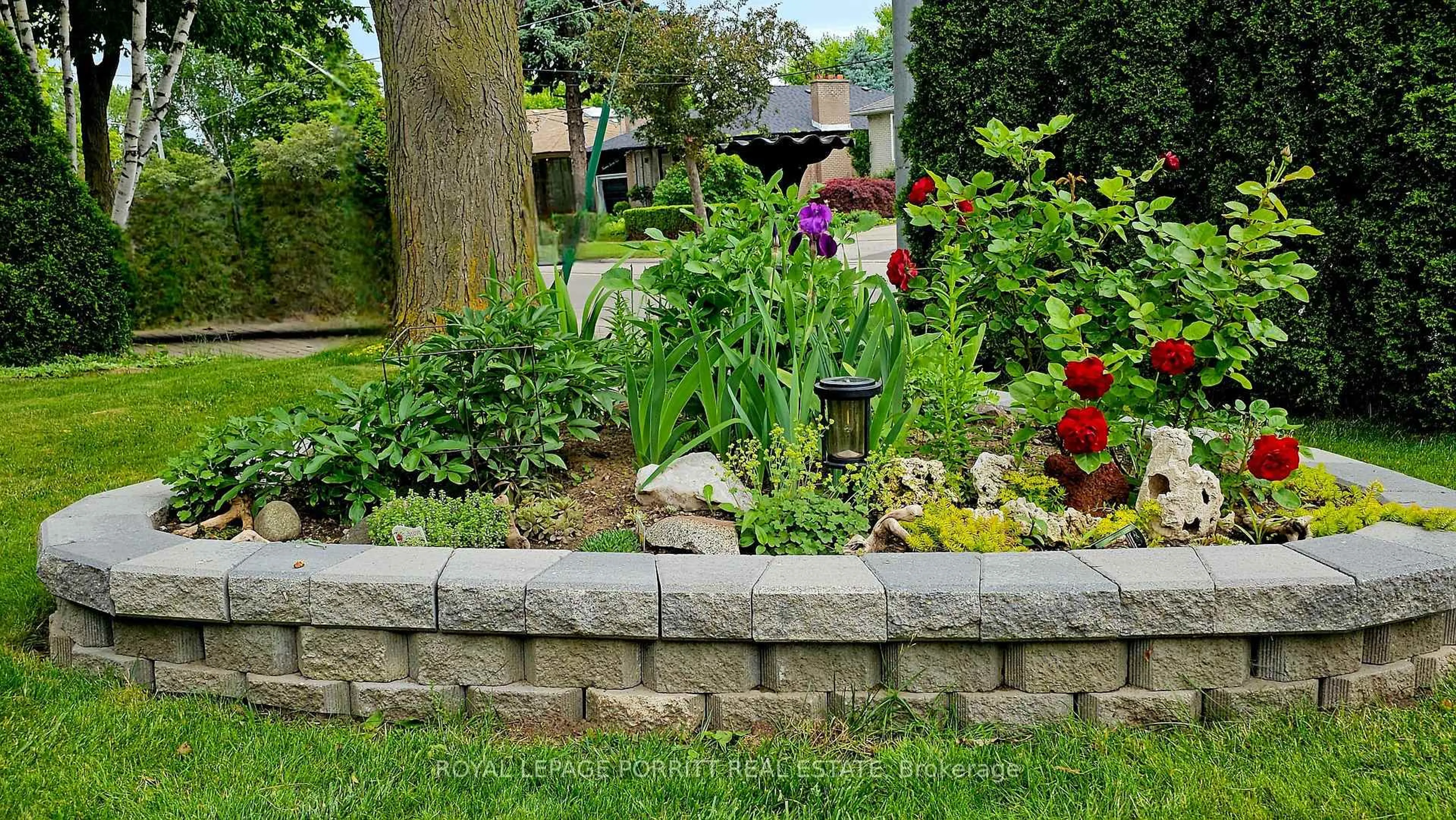 Patio, street for 1435 Strathy Ave, Mississauga Ontario L5E 2L3