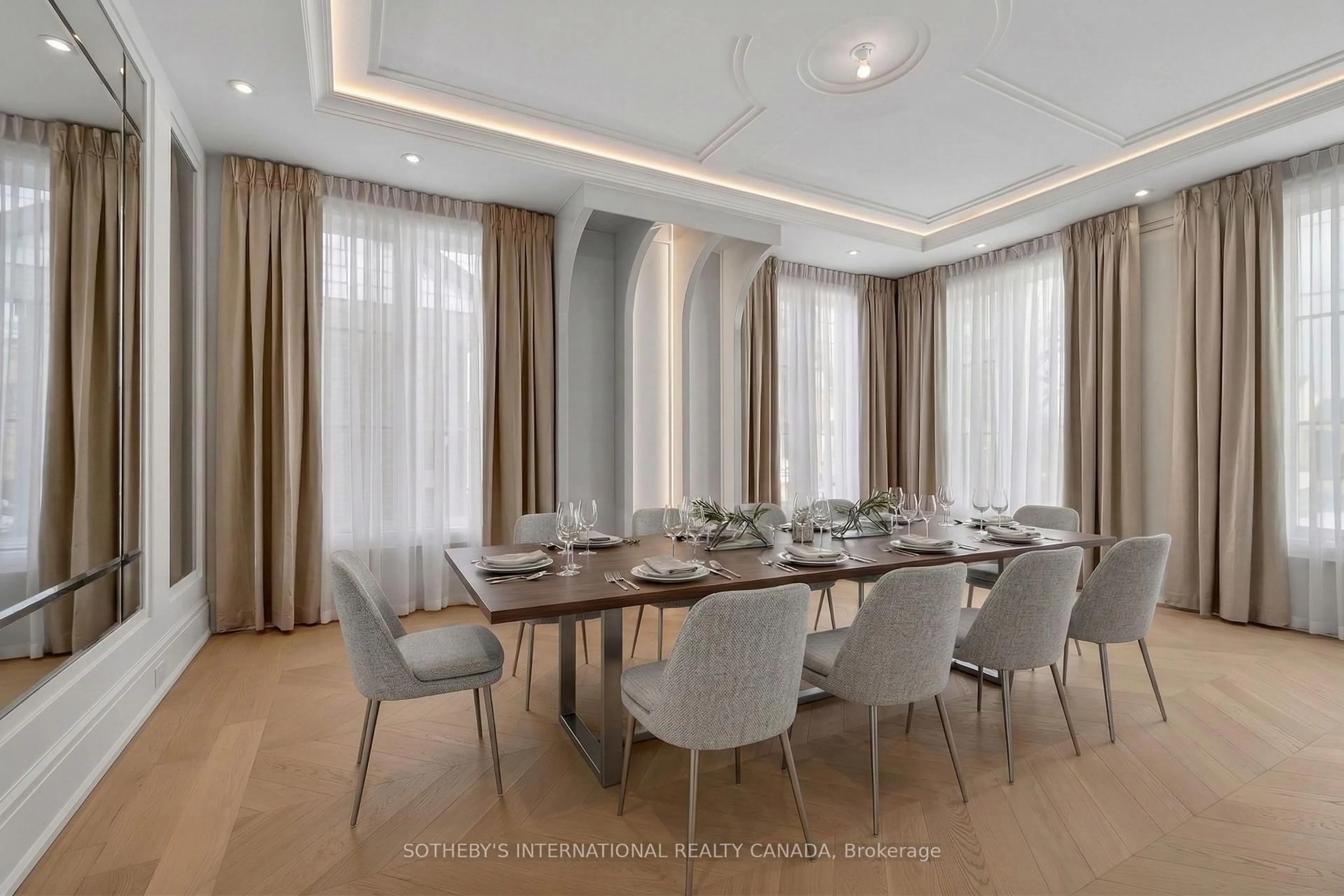 Dining room, unknown for 131 Mayfield Dr, Oakville Ontario L6H 1K6