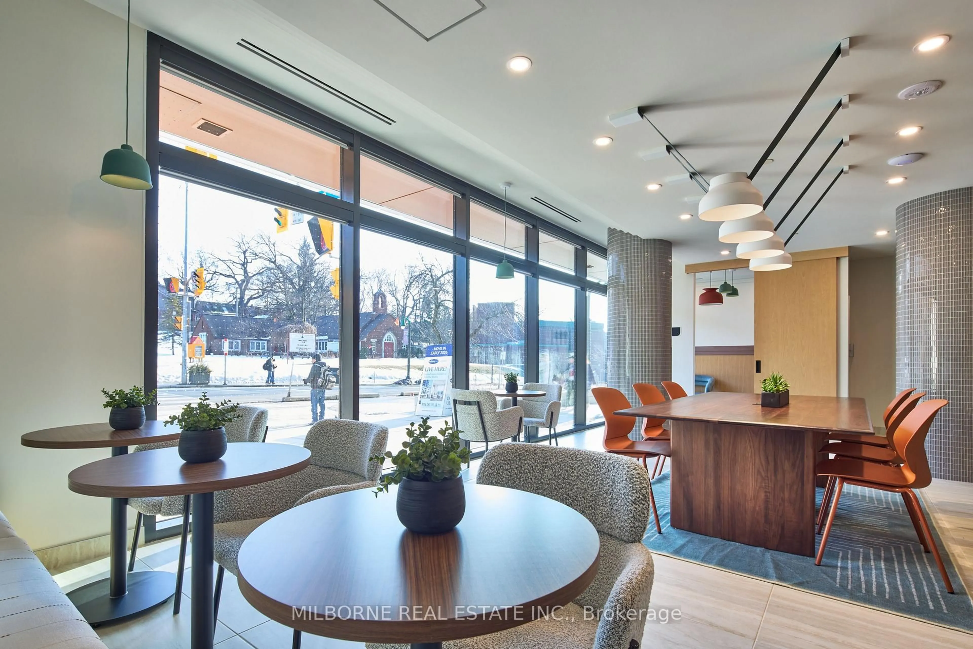 Unknown for 1660 Bloor St #502, Toronto Ontario M6P 1A8