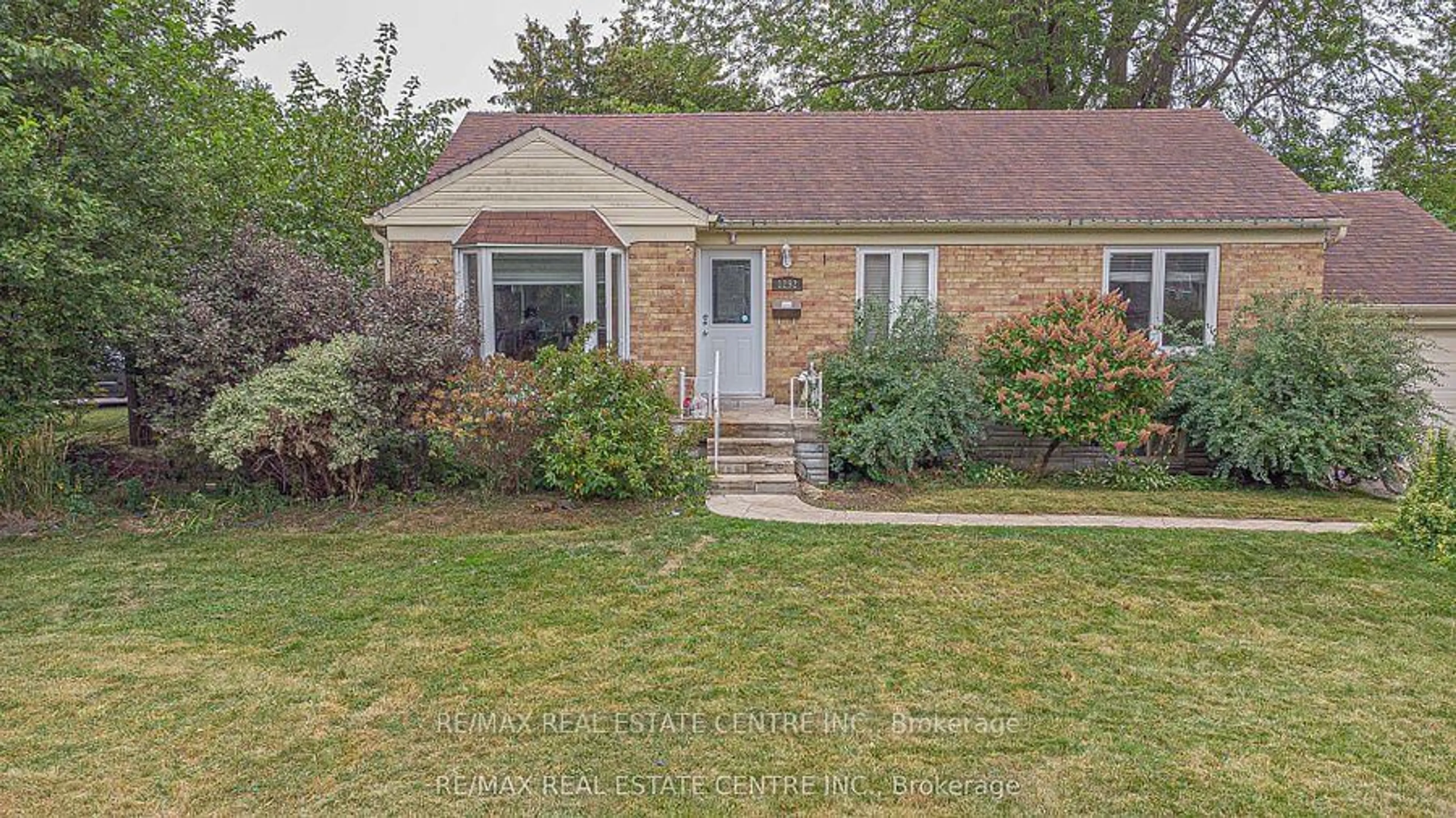 Home with brick exterior material, street for 1292 Crossfield Bend, Mississauga Ontario L5G 3P4