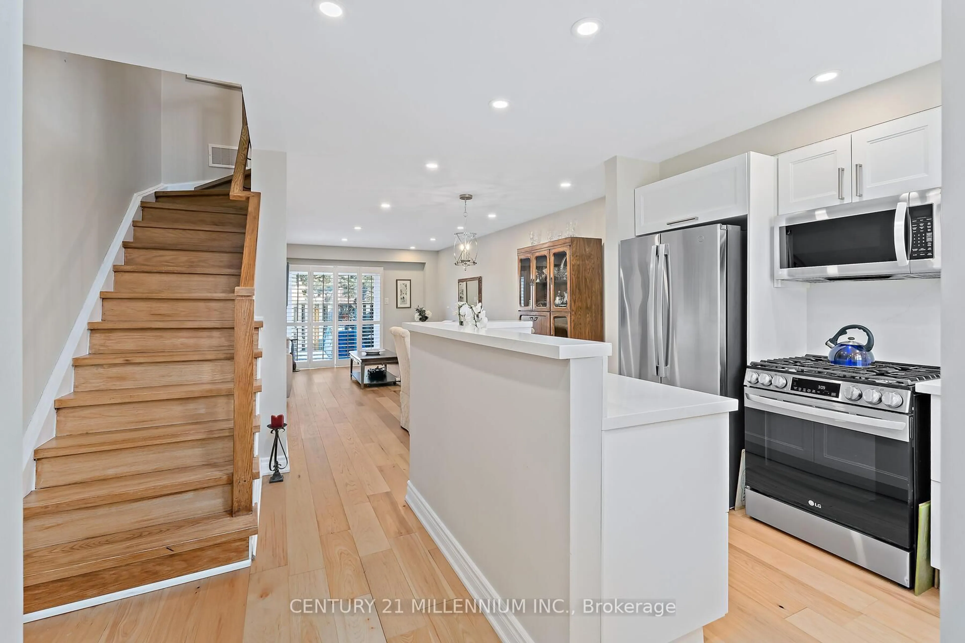 Open concept kitchen, unknown for 6699 Falconer Dr #19, Mississauga Ontario L5N 2E3