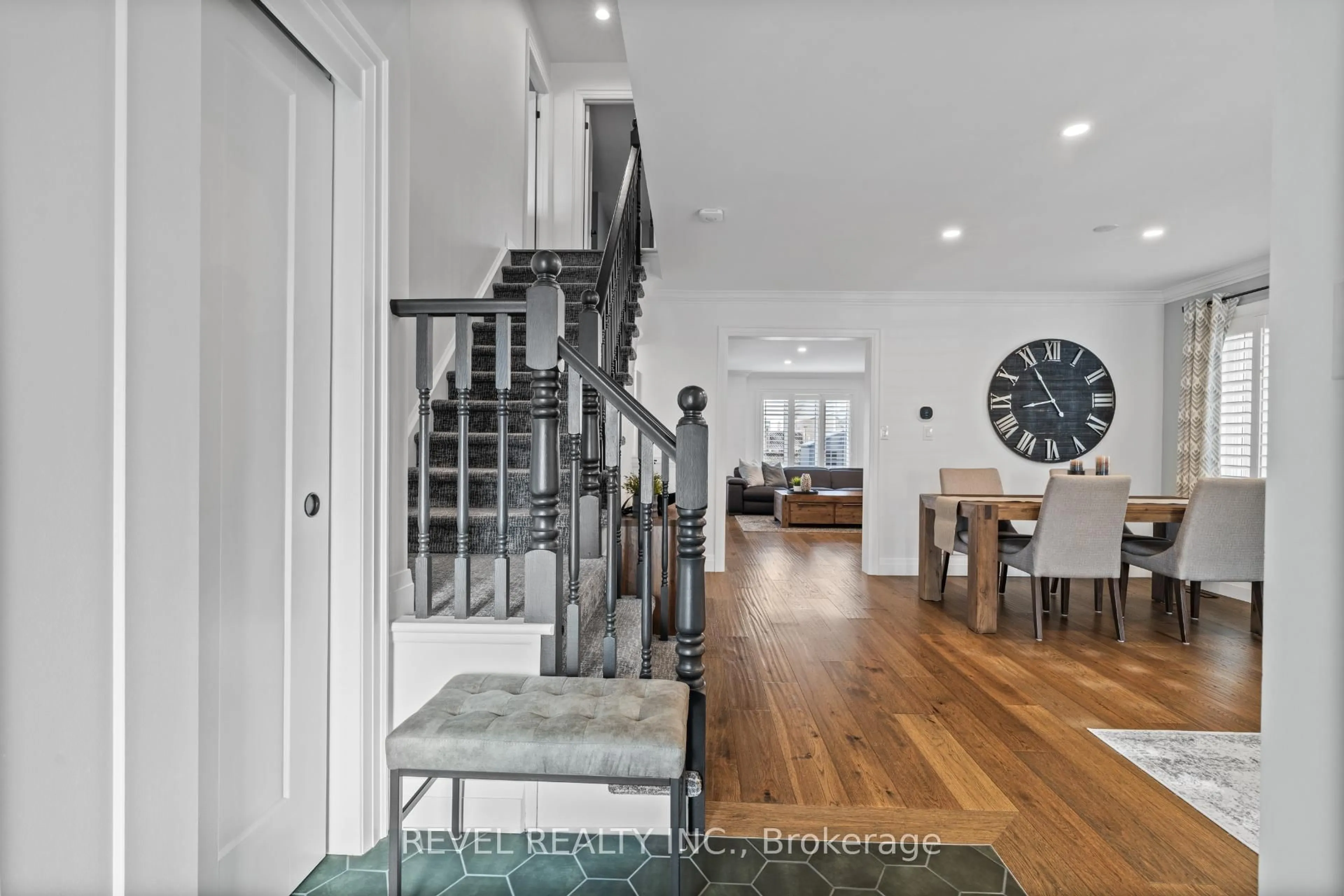 Unknown for 5609 Thorn Lane, Burlington Ontario L7L 6T5