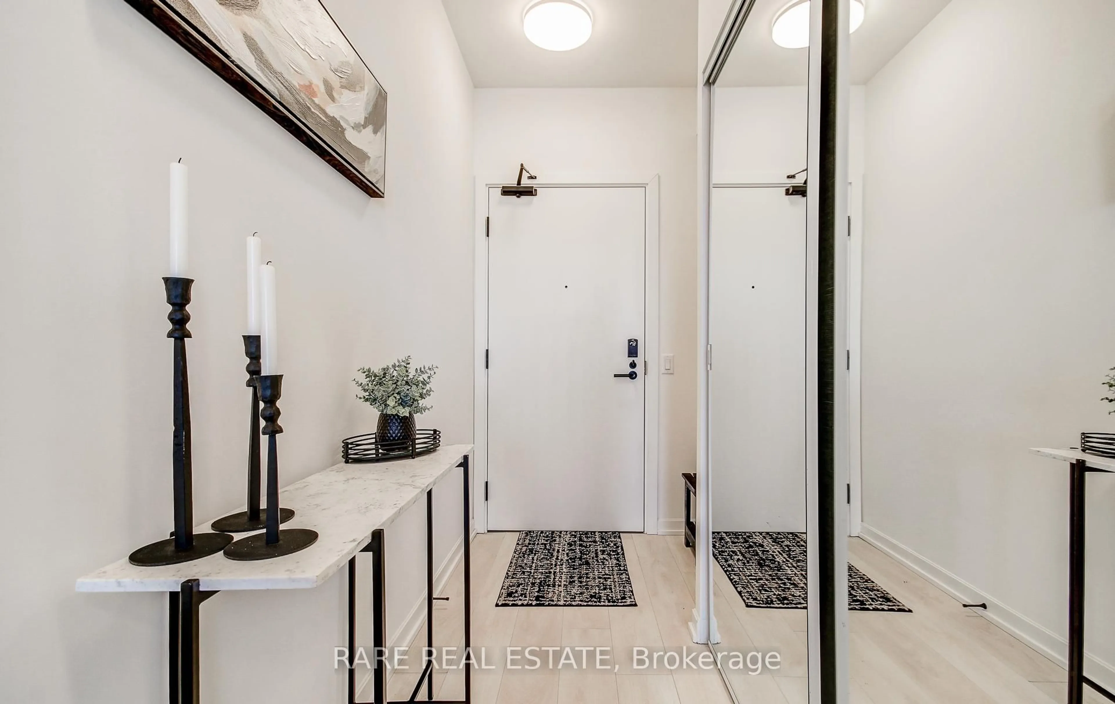 Indoor entryway for 1285 Dupont St #1305, Toronto Ontario M6H 0E3