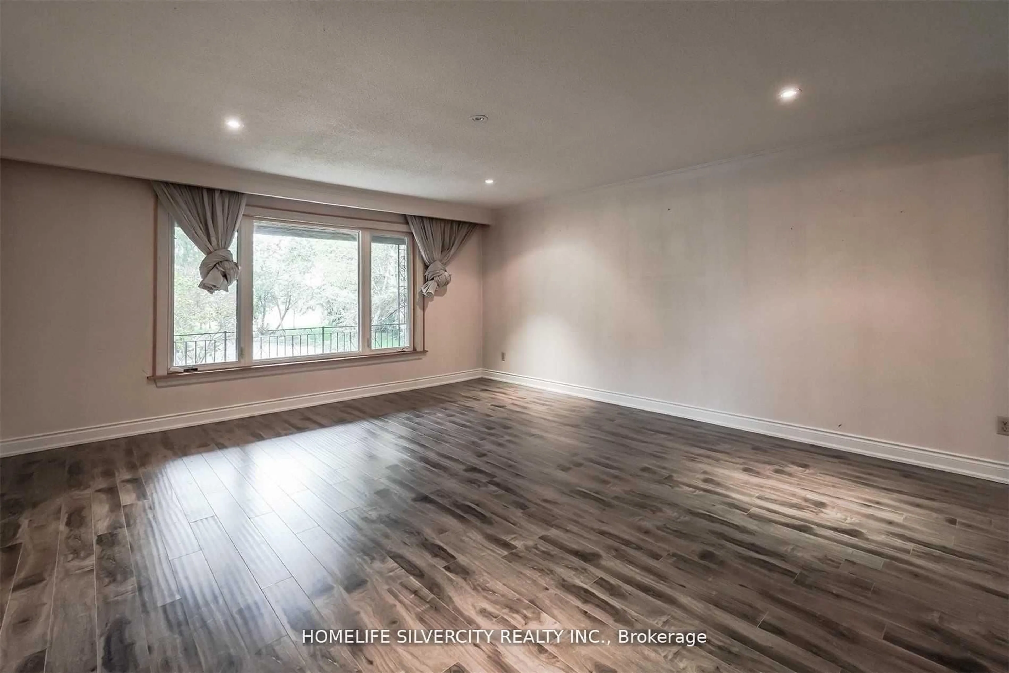 A pic of a room for 4395 Castlemore Rd, Brampton Ontario L6P 0W9