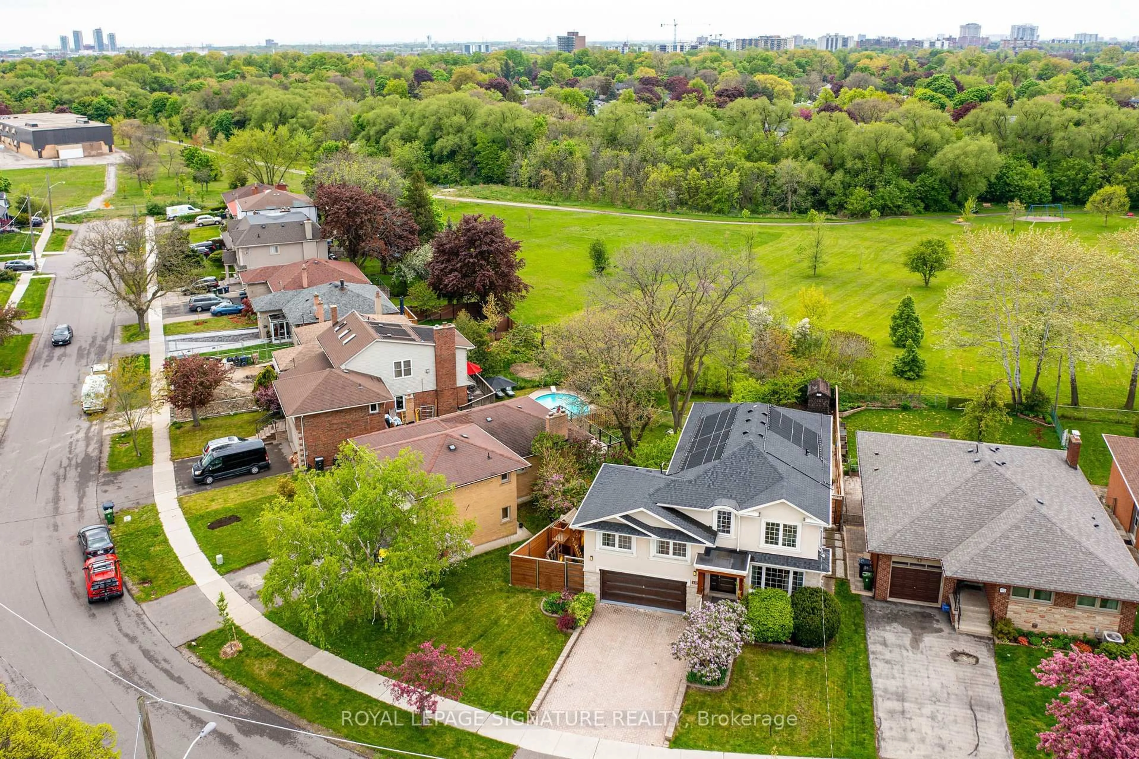 A pic from outside/outdoor area/front of a property/back of a property/a pic from drone, street for 130 Saturn Rd, Toronto Ontario M9C 2S6