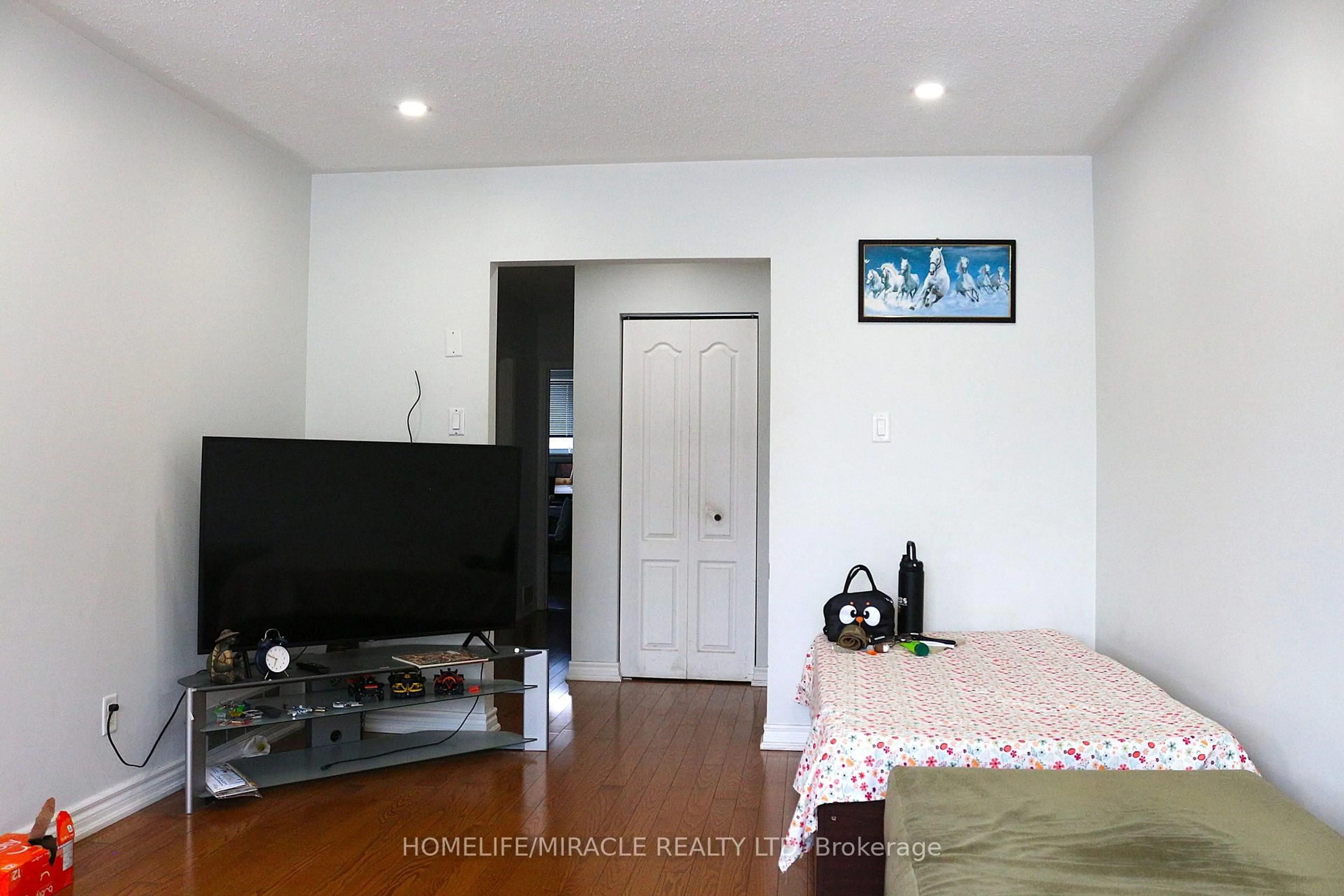 A pic of a room for 53 Ascot Ave, Brampton Ontario L6T 2P3