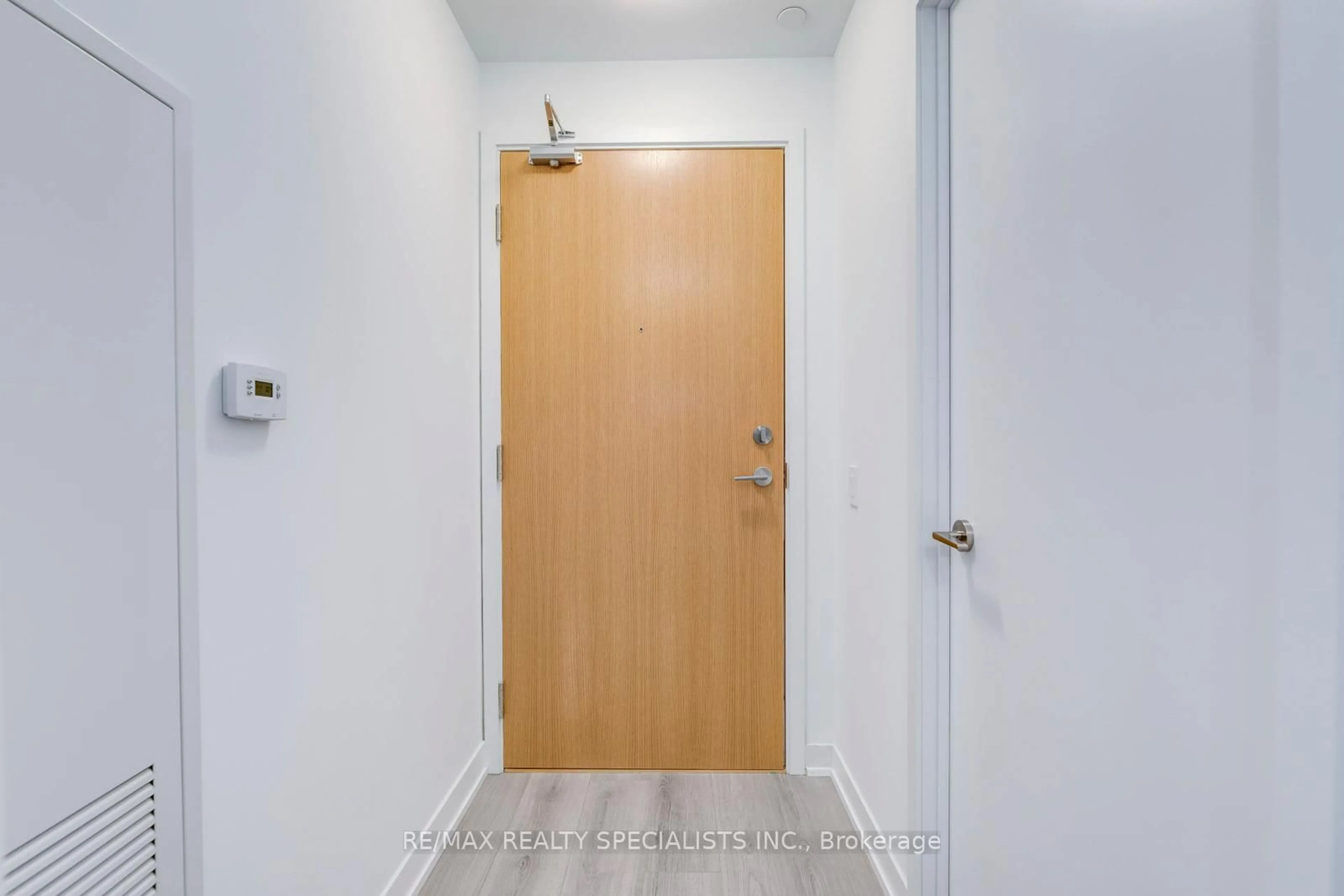 Indoor entryway for 1787 St. Clair Ave #419, Toronto Ontario M6N 0B7
