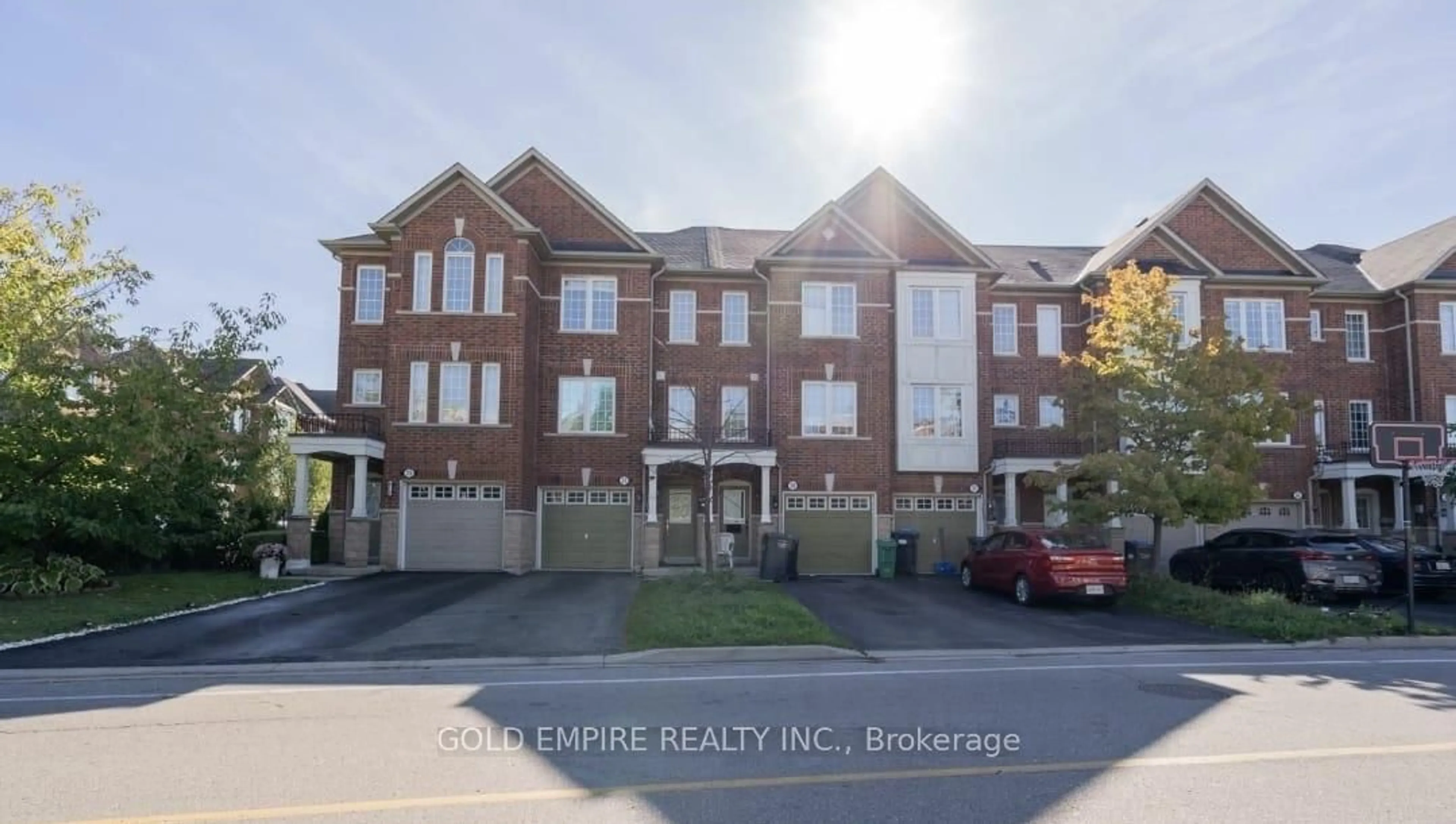 A pic from outside/outdoor area/front of a property/back of a property/a pic from drone, building for 27 Denison Ave, Brampton Ontario L6X 0H2