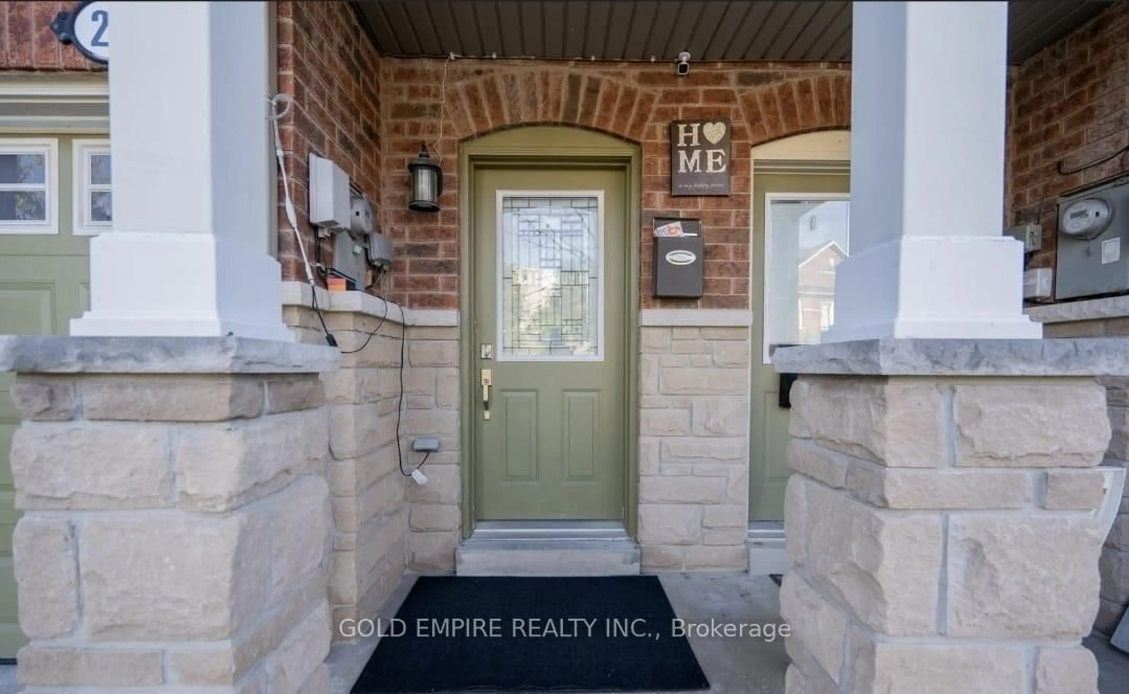 Indoor entryway for 27 Denison Ave, Brampton Ontario L6X 0H2