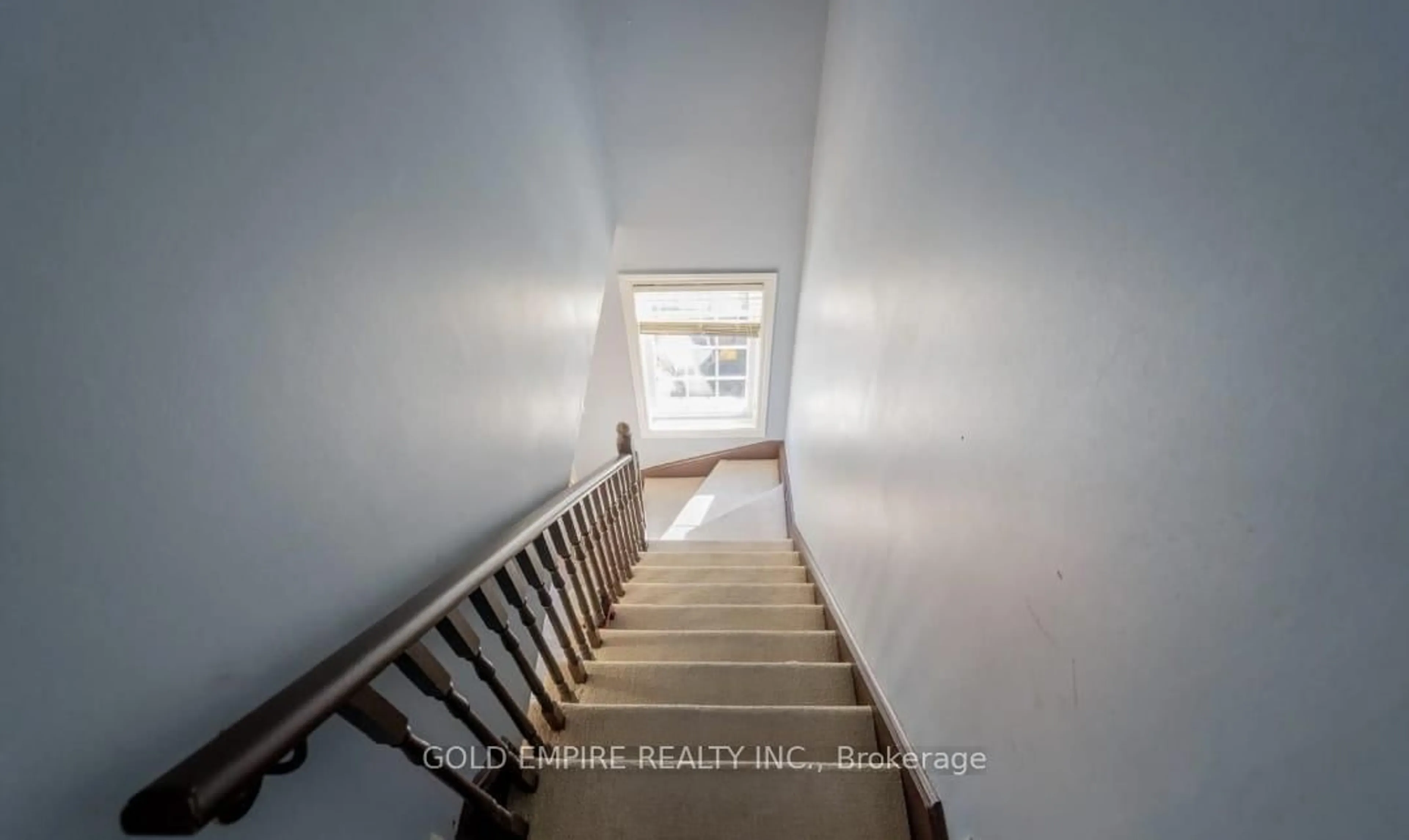 Stairs for 27 Denison Ave, Brampton Ontario L6X 0H2