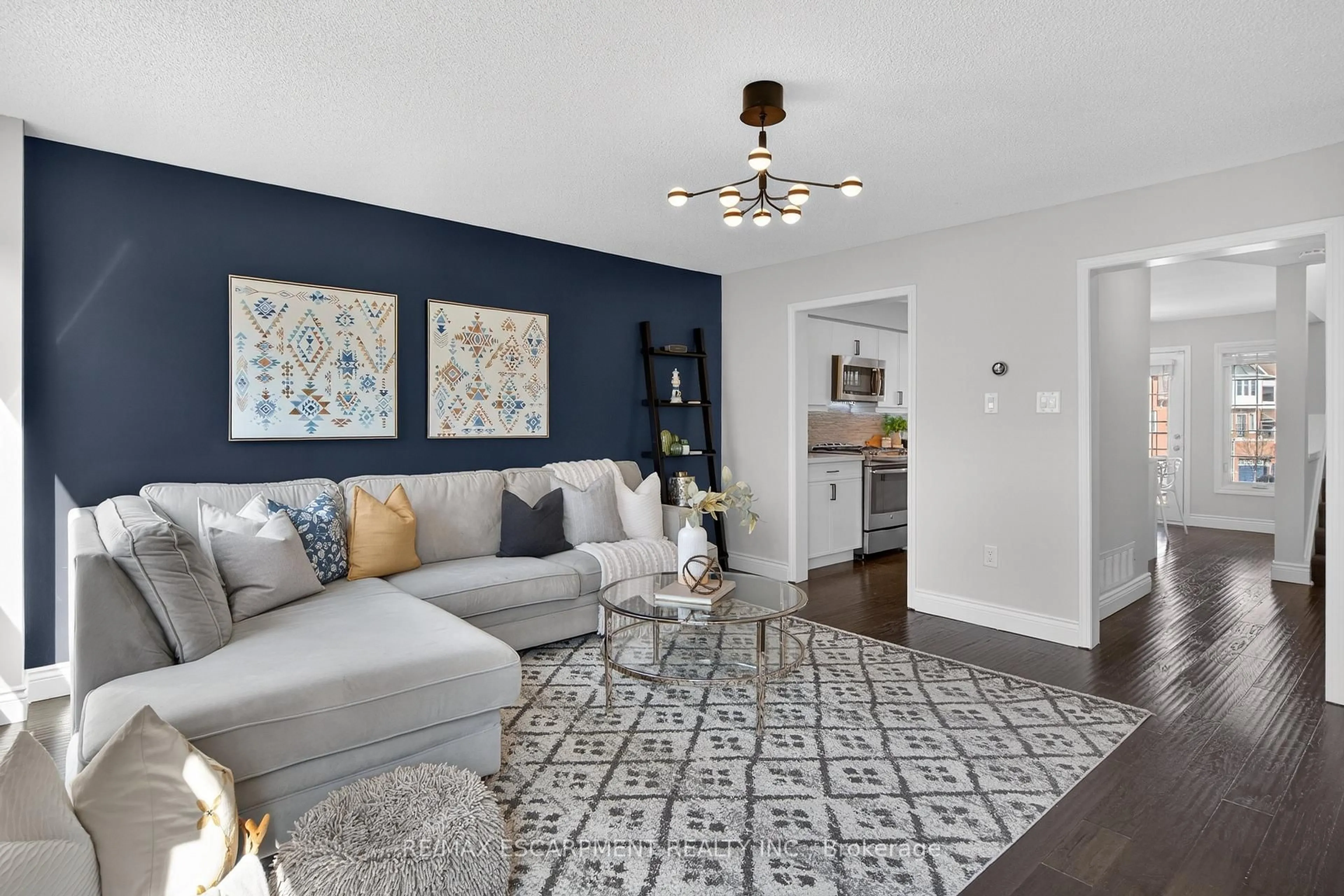 Living room with furniture, unknown for 5135 Dryden Ave, Burlington Ontario L7L 6L3