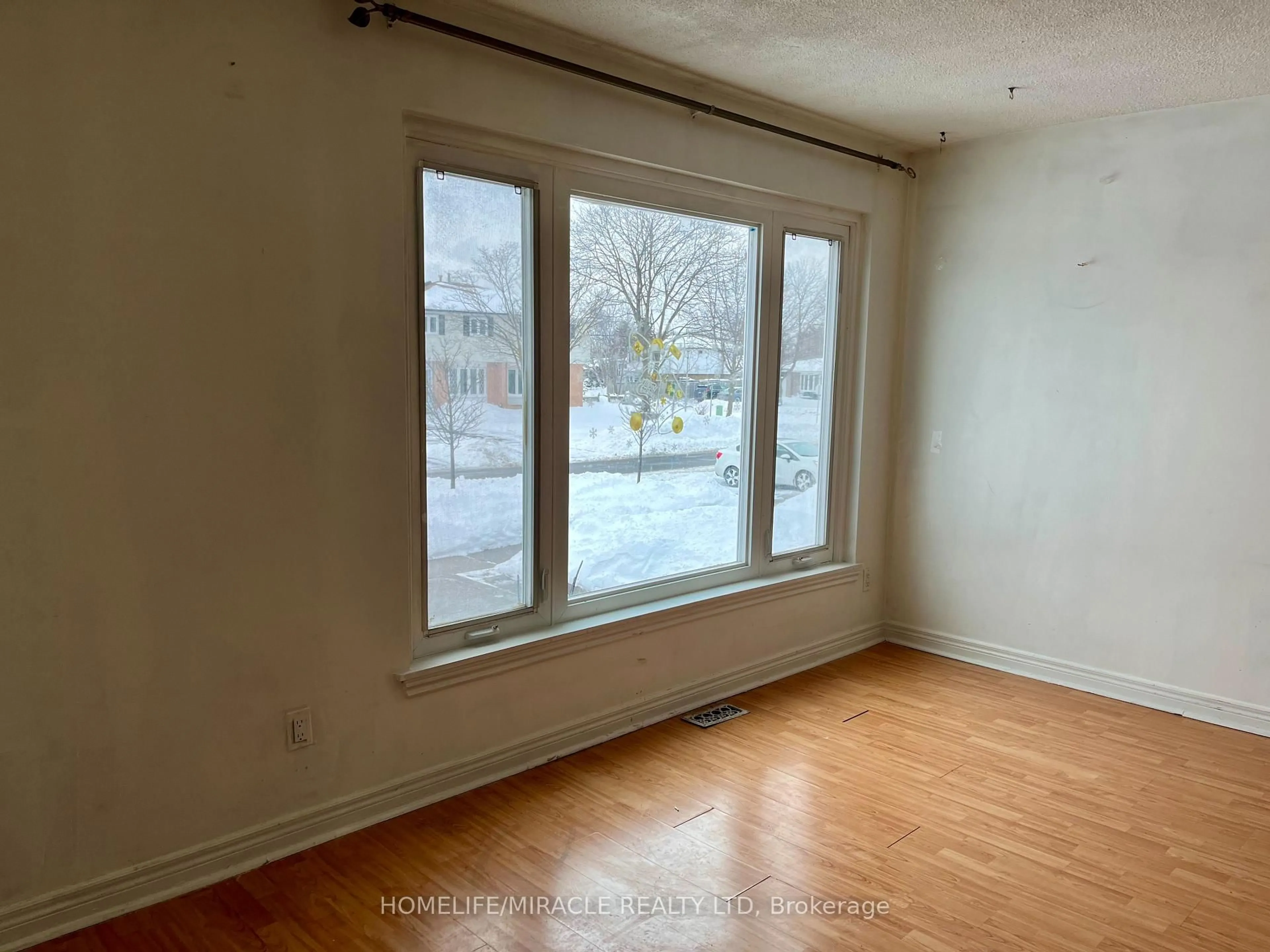 A pic of a room for 61 Greenbriar Rd, Brampton Ontario L6S 2A4