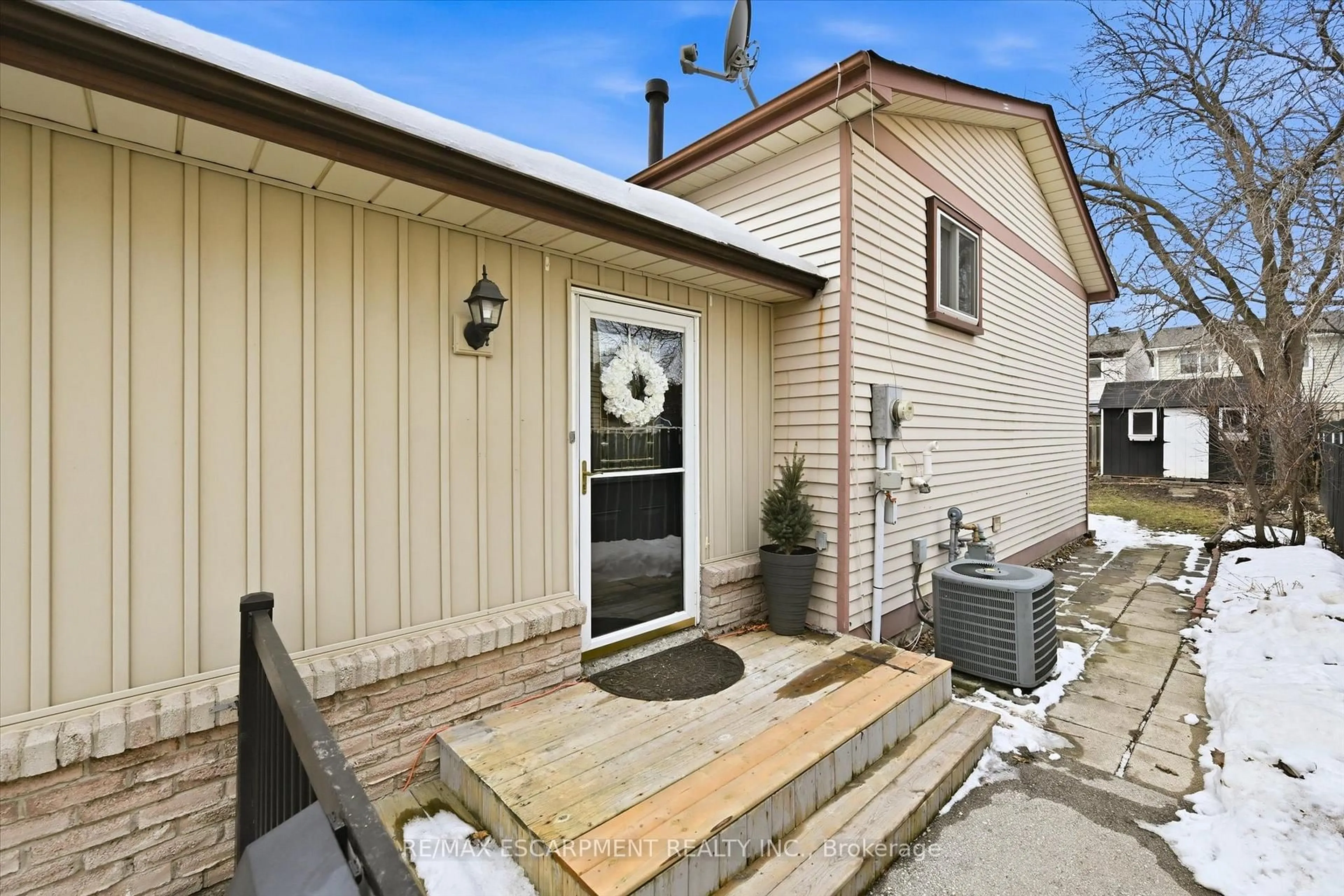 Unknown for 2223 Manchester Dr, Burlington Ontario L7P 3W3