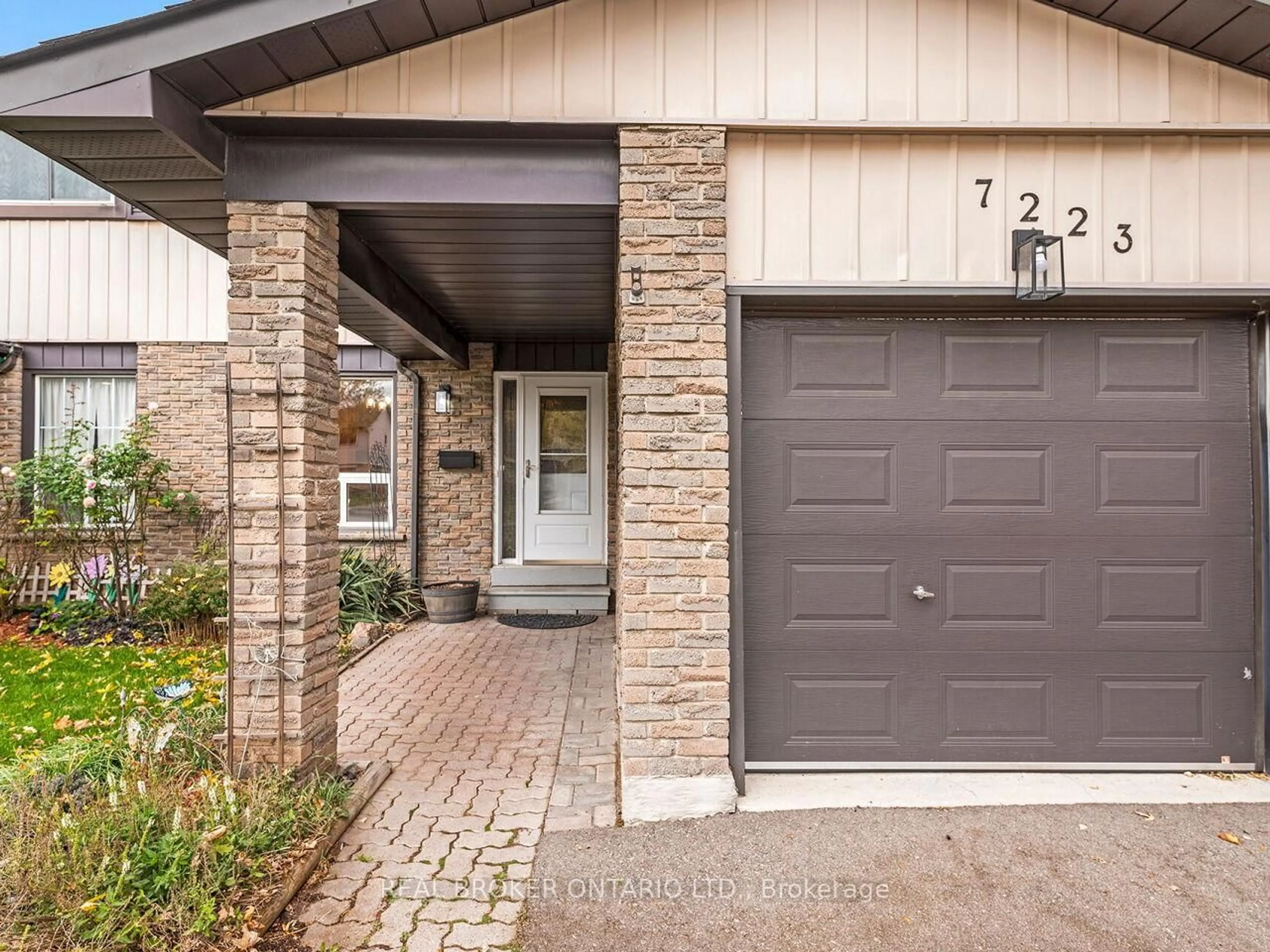 Home with brick exterior material, street for 7223 Bendigo Circ, Mississauga Ontario L5N 1Z4