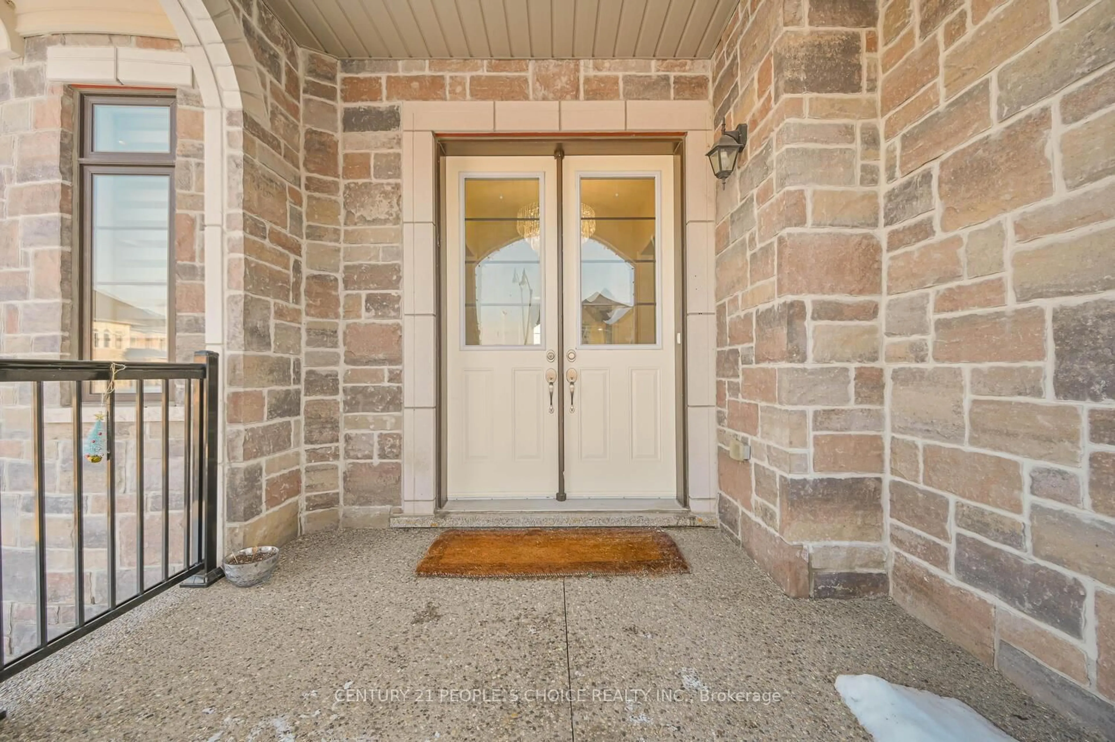 Indoor entryway for 1 Carl Finlay Dr, Brampton Ontario L6P 4E2