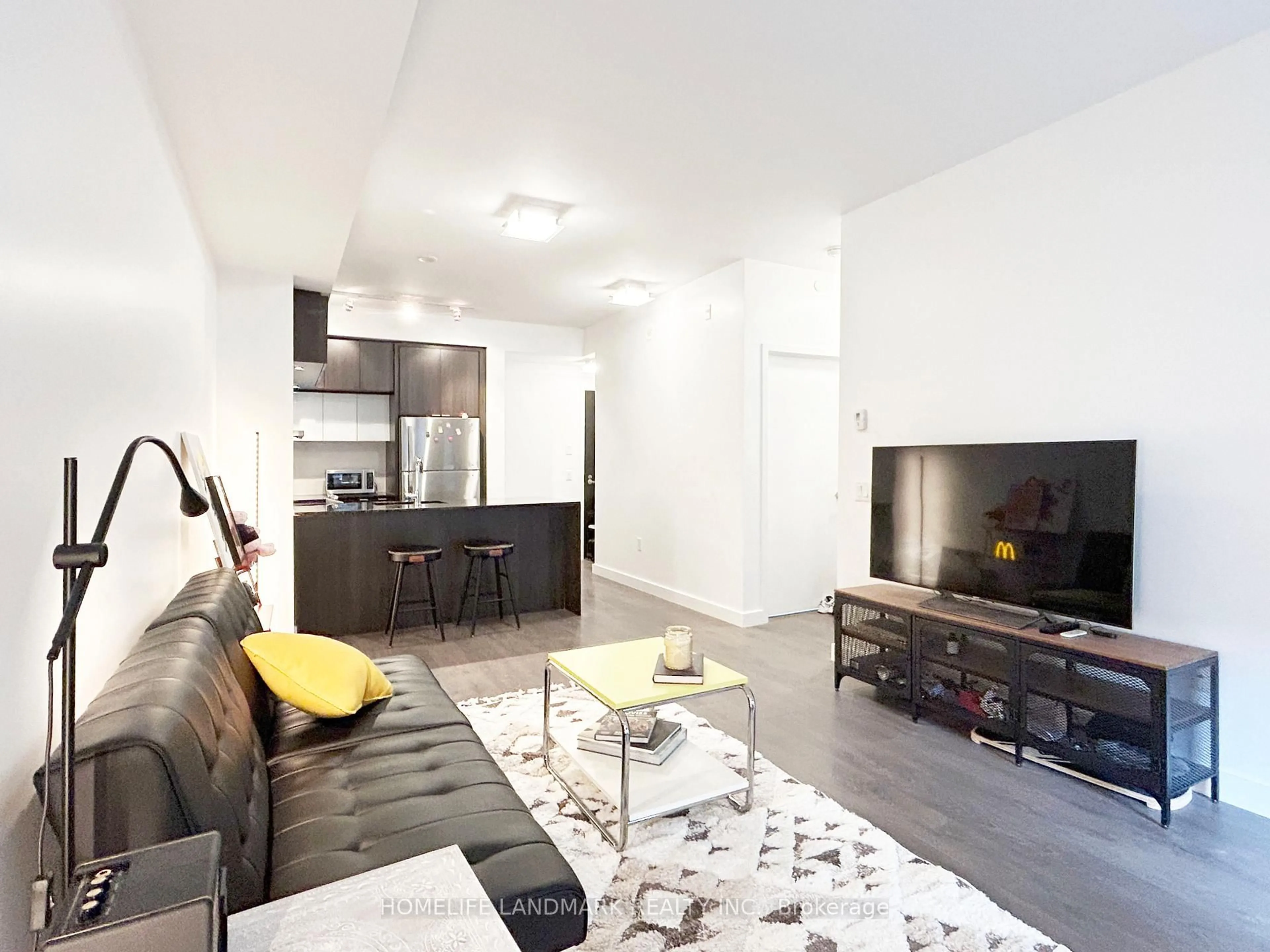 Living room with furniture, unknown for 5005 Harvard Rd #101, Mississauga Ontario L5M 0W5