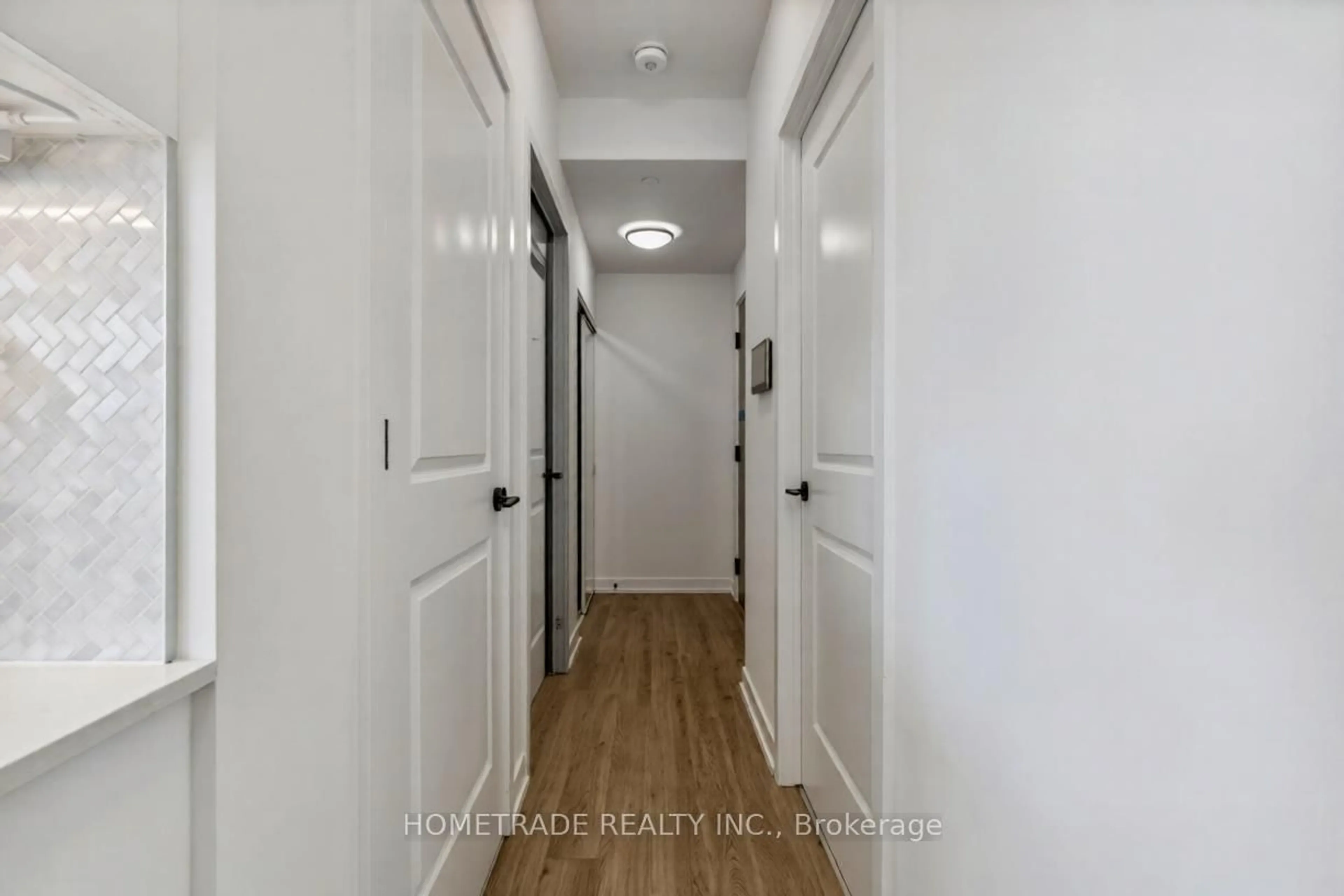 Indoor entryway for 335 Wheat Boom Dr #803, Oakville Ontario L6H 7Y1