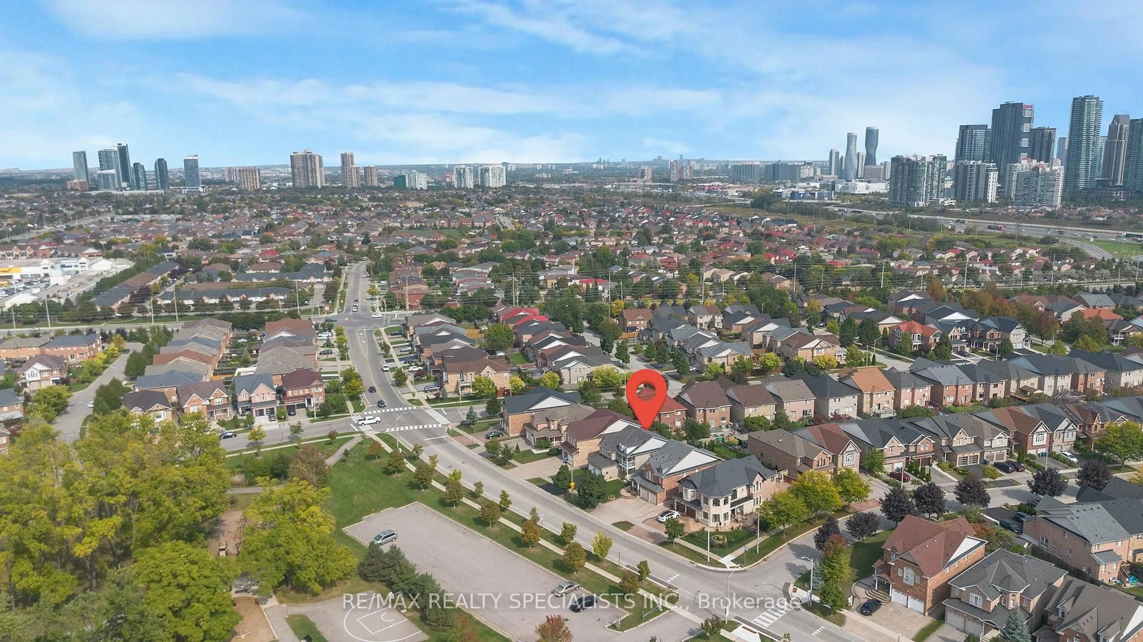 A pic from outside/outdoor area/front of a property/back of a property/a pic from drone, city buildings view from balcony for 794 White Clover Way, Mississauga Ontario L5V 3B8