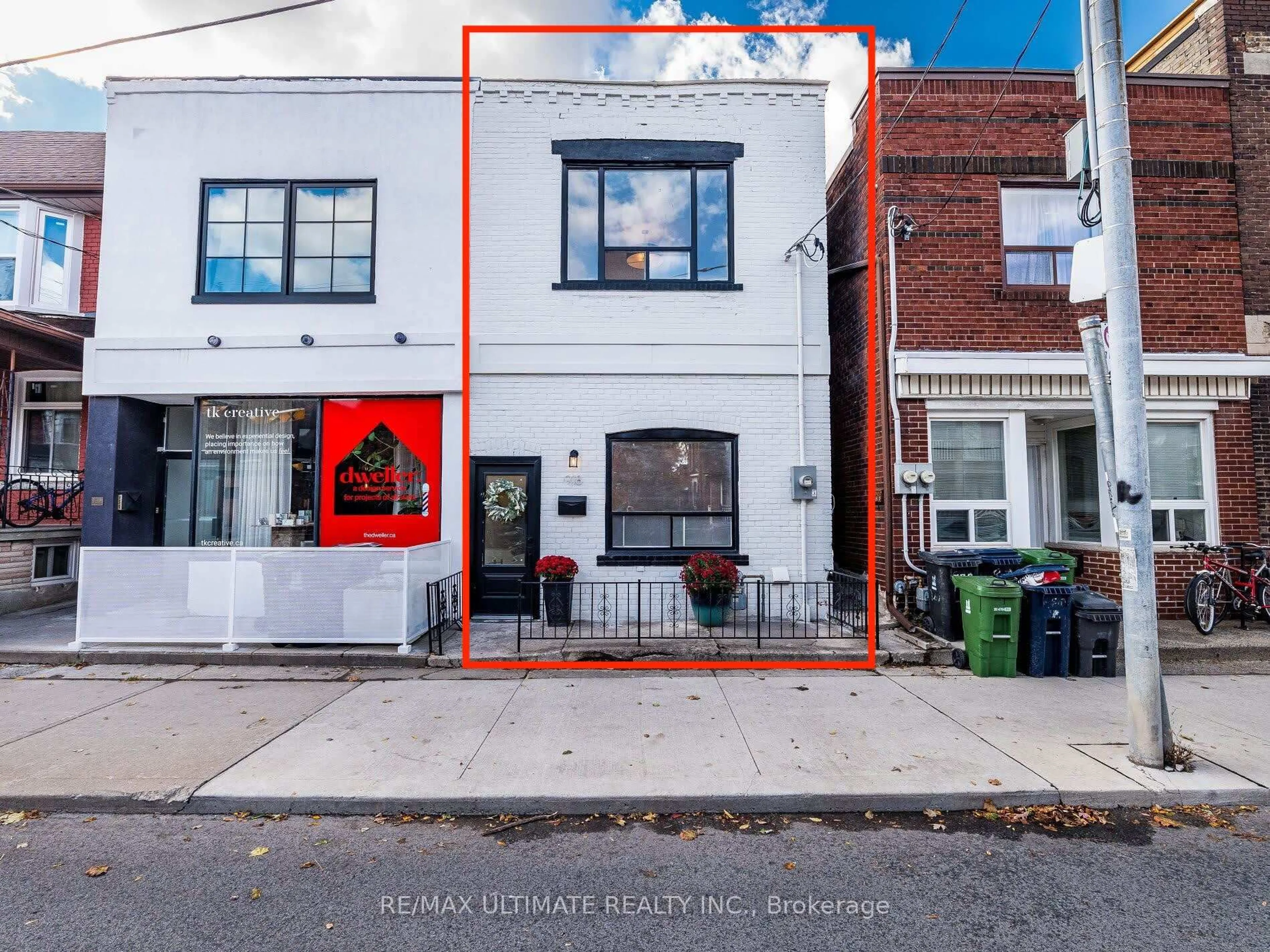 Unknown for 918 Ossington Ave, Toronto Ontario M6J 3V1