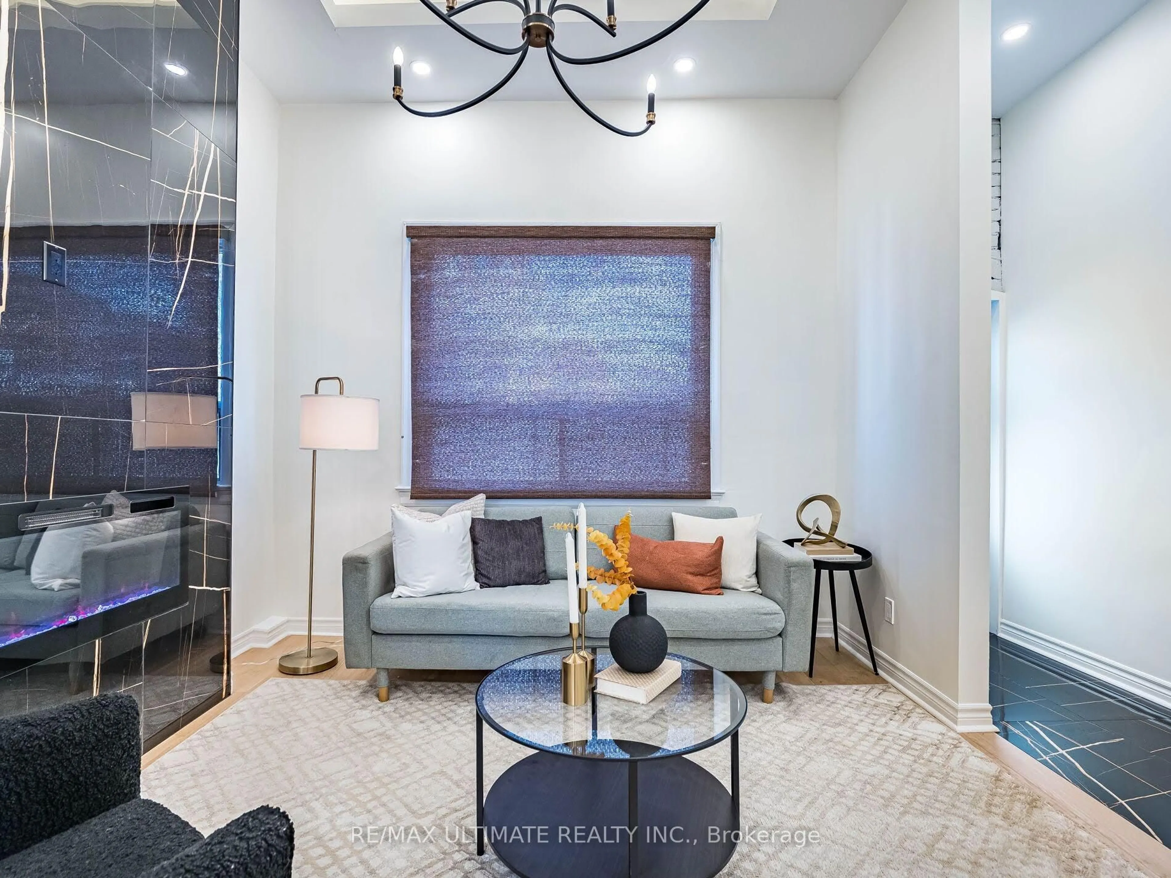 Living room with furniture, unknown for 918 Ossington Ave, Toronto Ontario M6J 3V1