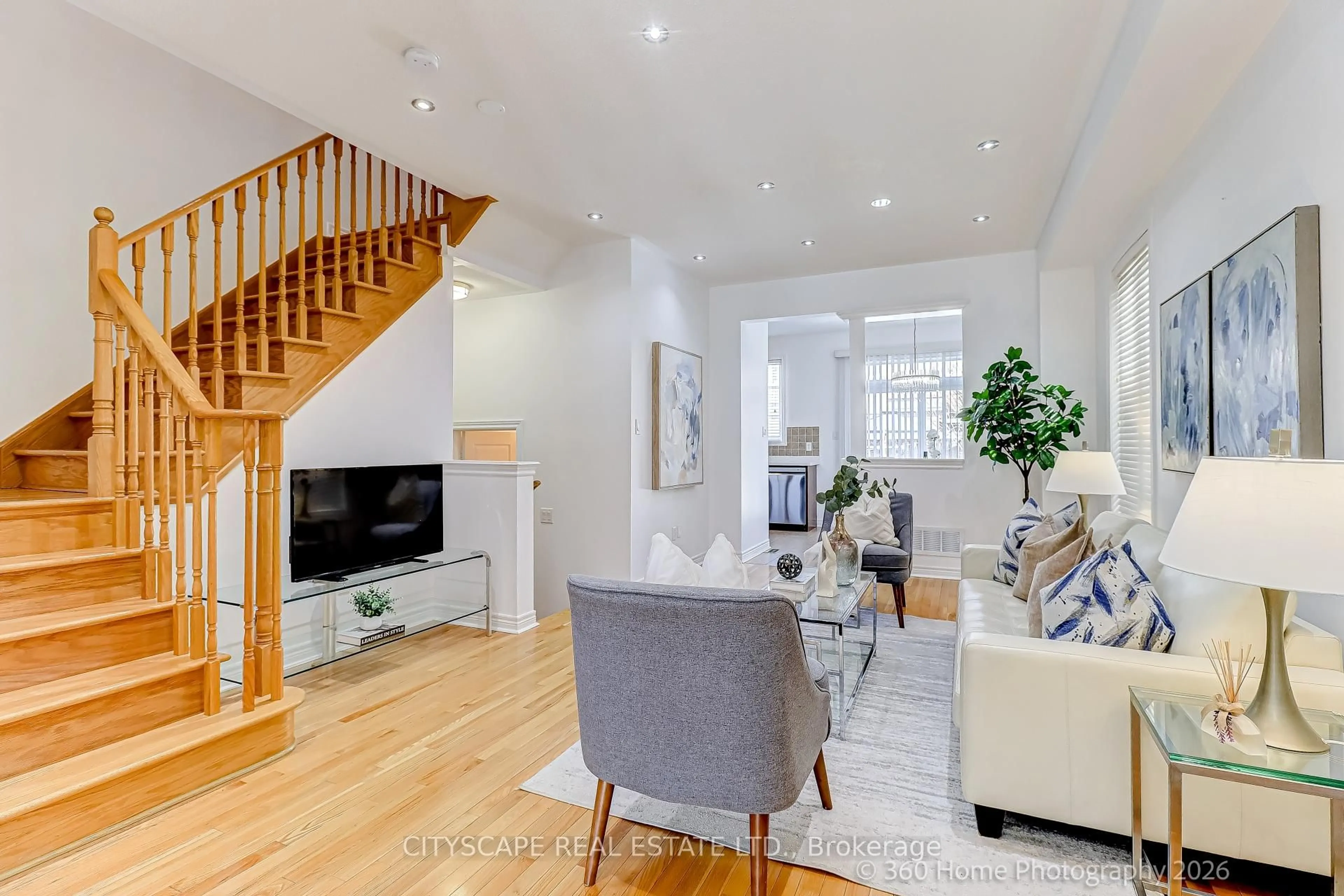 Living room with furniture, unknown for 5487 Fudge Terr, Mississauga Ontario L5M 0M9