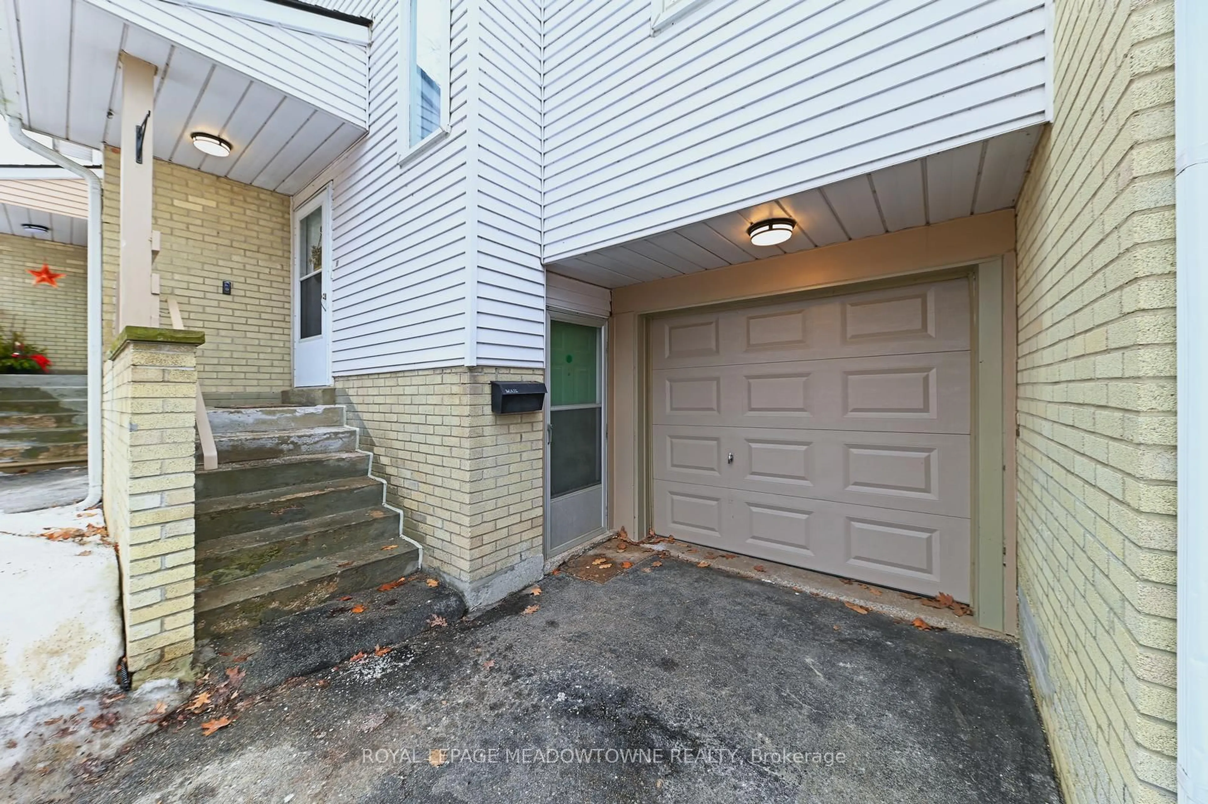 Unknown for 80 Lynden Circ #74, Halton Hills Ontario L7G 4Y8