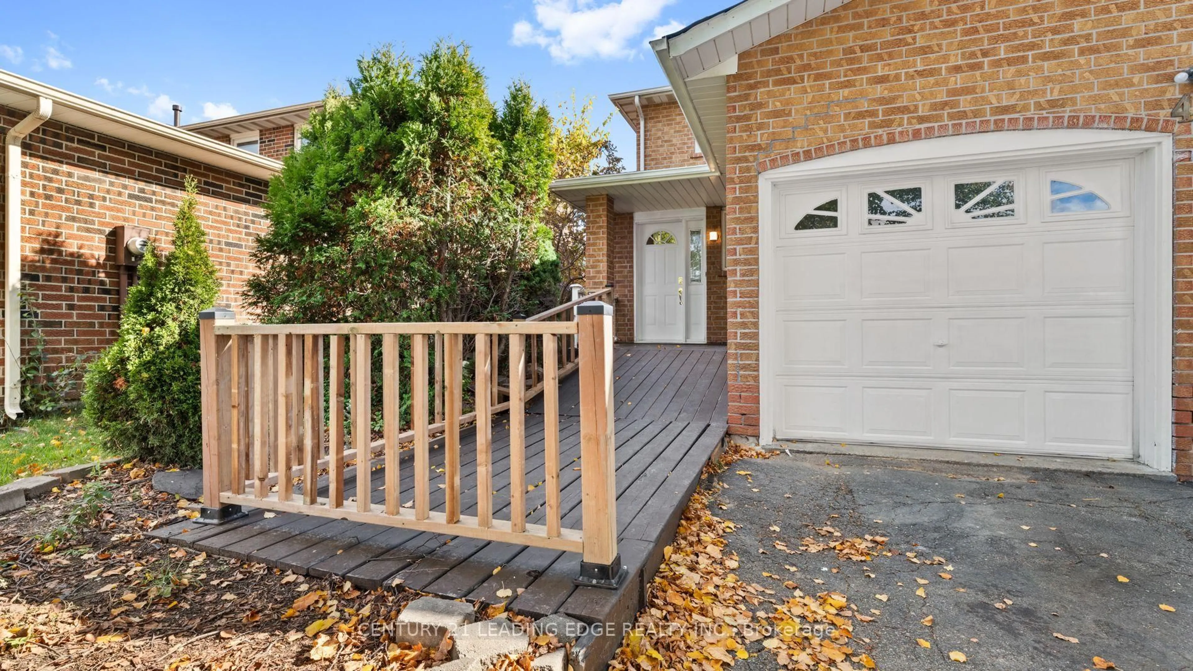 Unknown for 42 Tanager Sq, Brampton Ontario L6Z 1X2