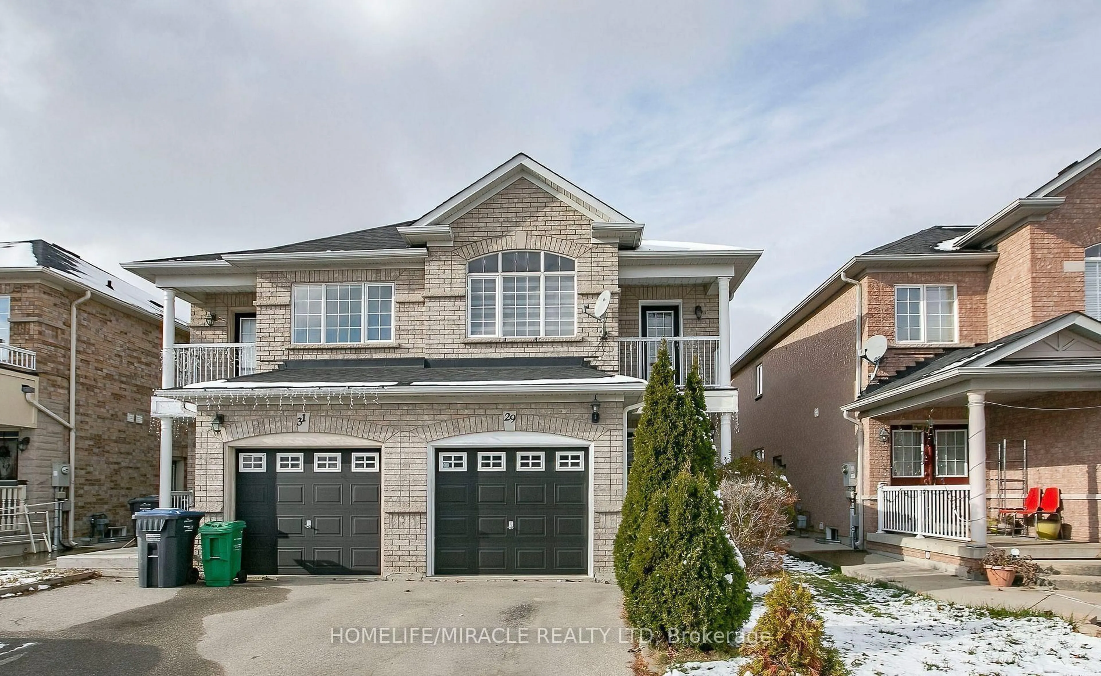 Home with brick exterior material, street for 29 Dewridge Crt, Brampton Ontario L6R 3C1
