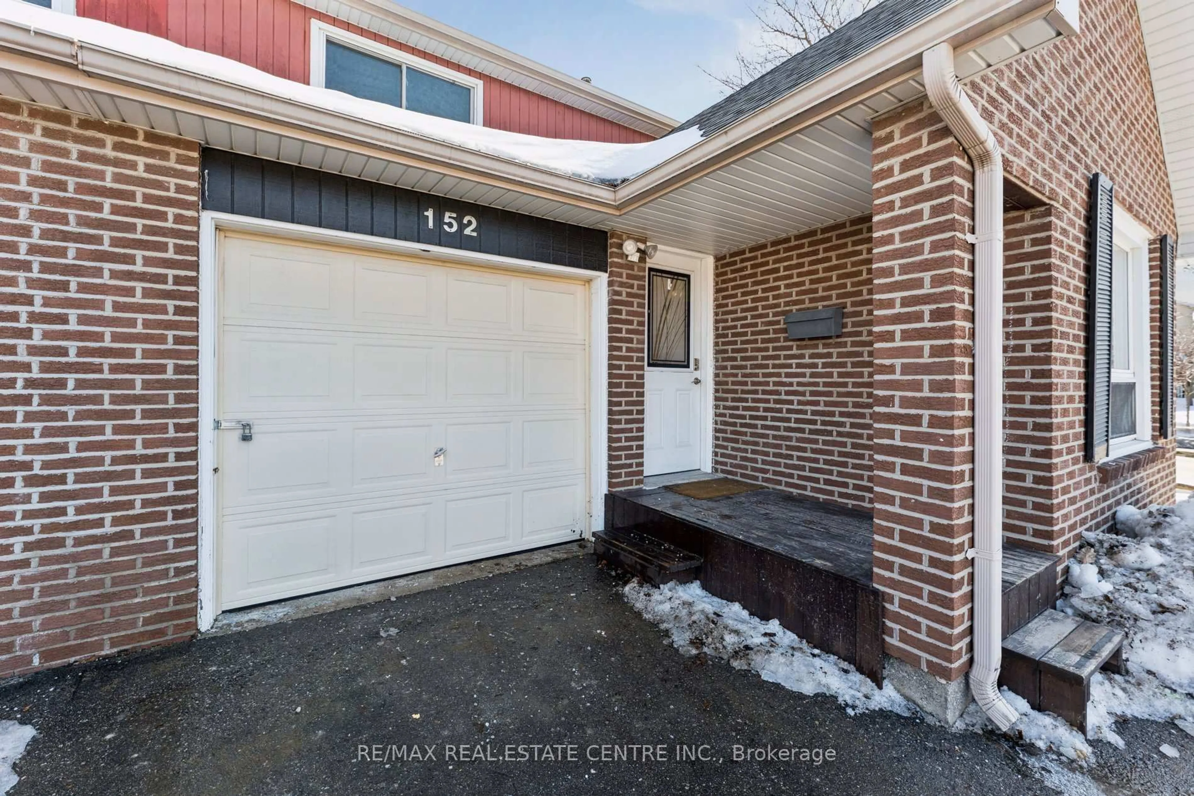 Unknown for 152 Primrose Cres, Brampton Ontario L6Z 1E3