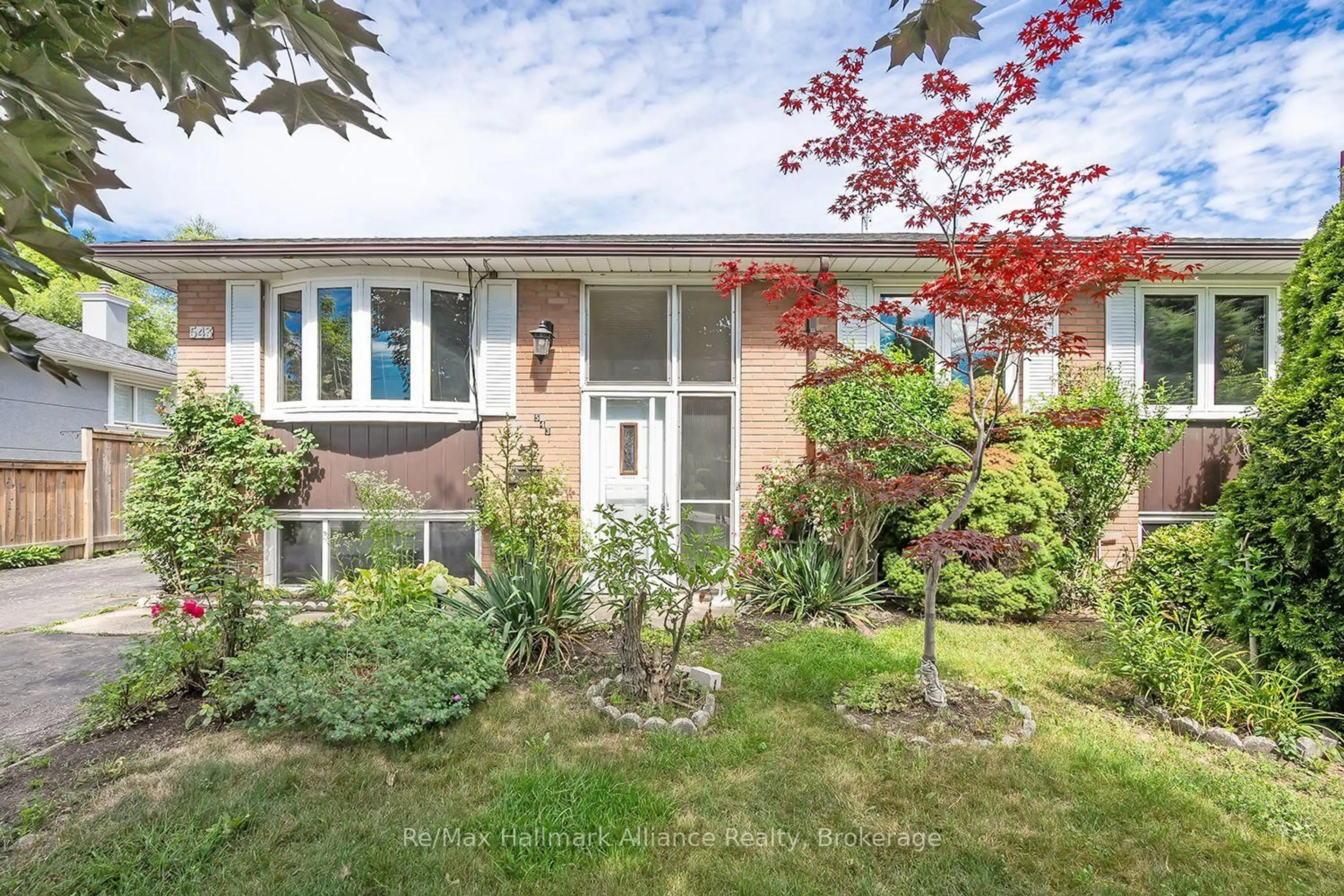 Unknown for 543 Pinegrove Rd, Oakville Ontario L6K 2C2