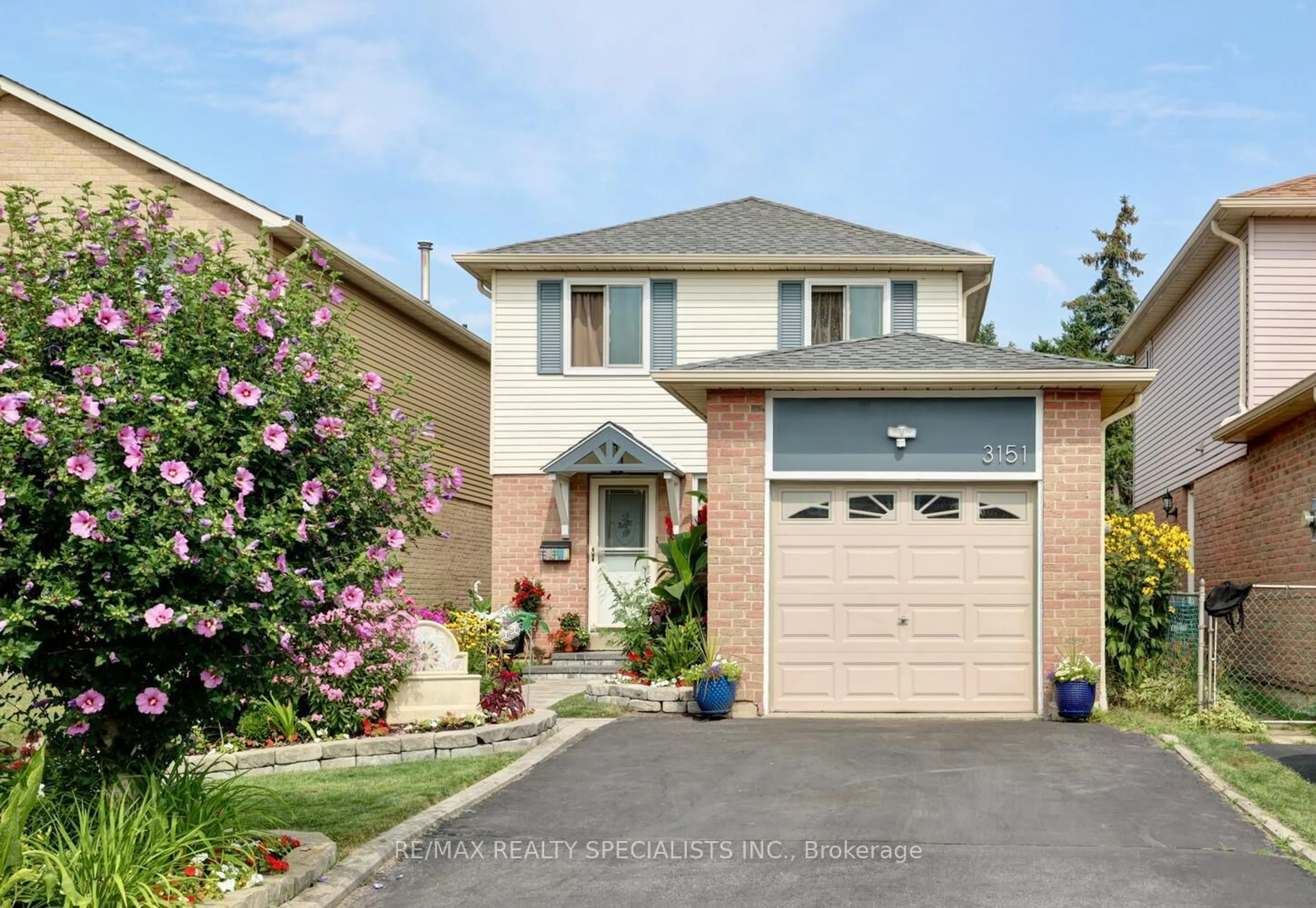 Home with brick exterior material, street for 3151 McCarron Cres, Mississauga Ontario L5N 3H4